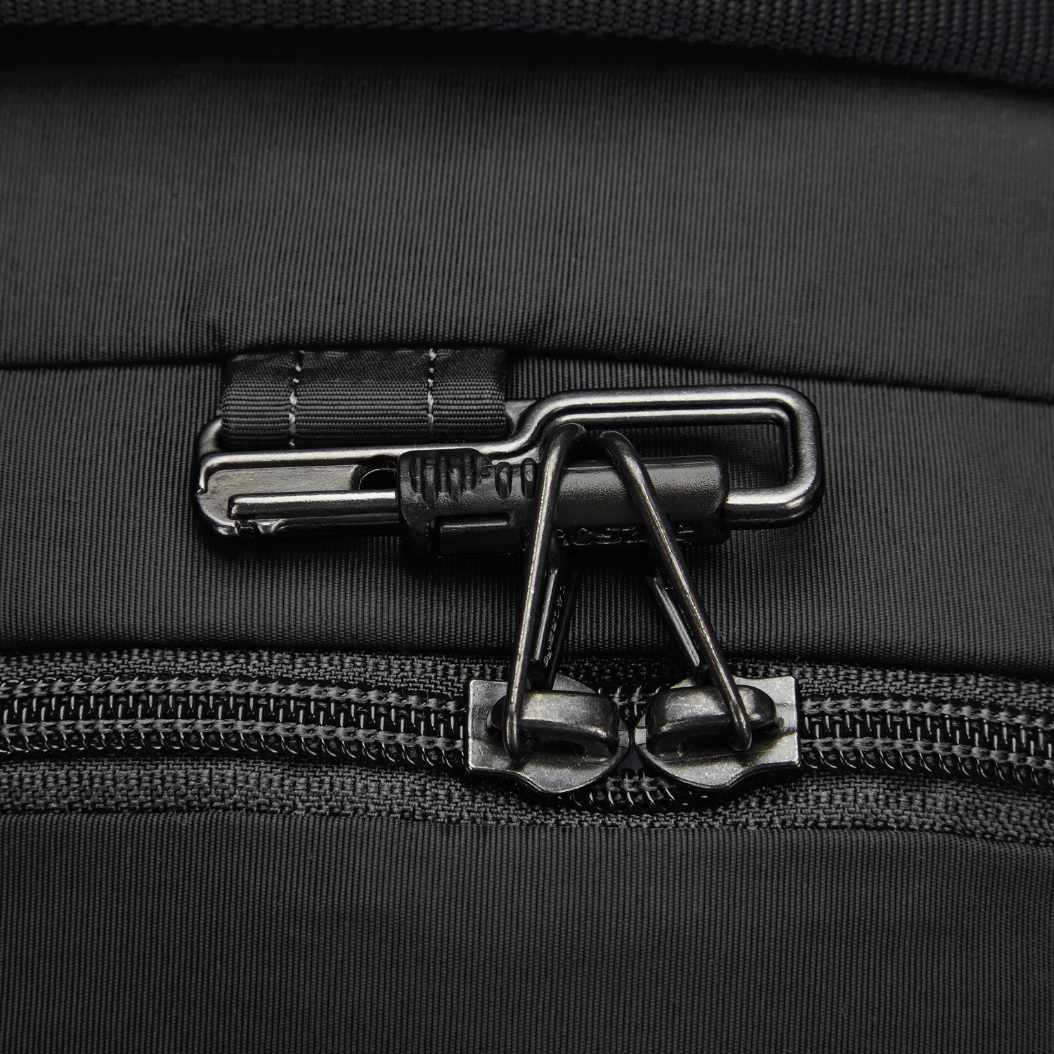 Pacsafe® LS450 anti-theft 25L backpack、mySite、garagedoors4me