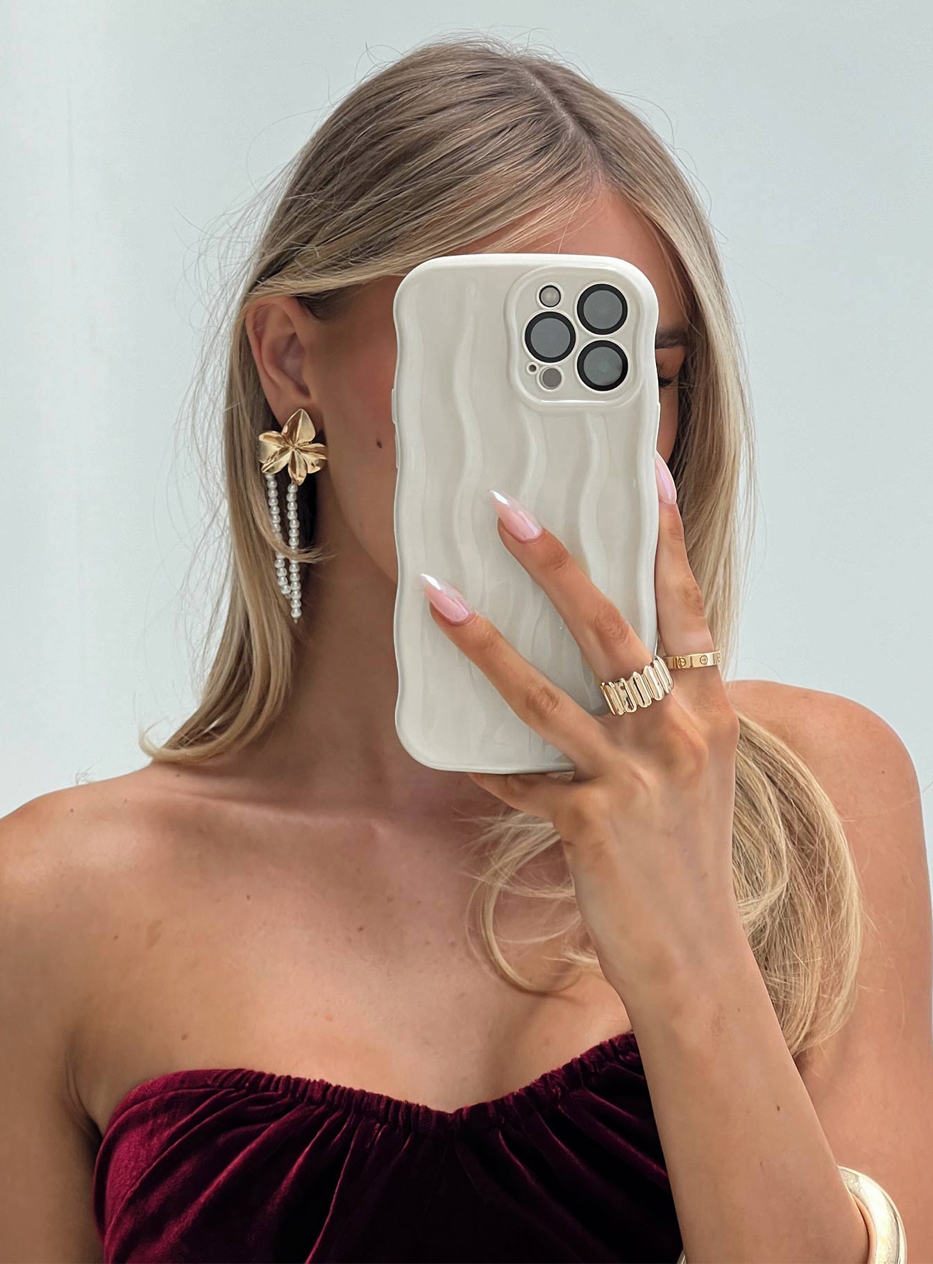 Meliora iPhone Case Cream、mySite、solidvoid