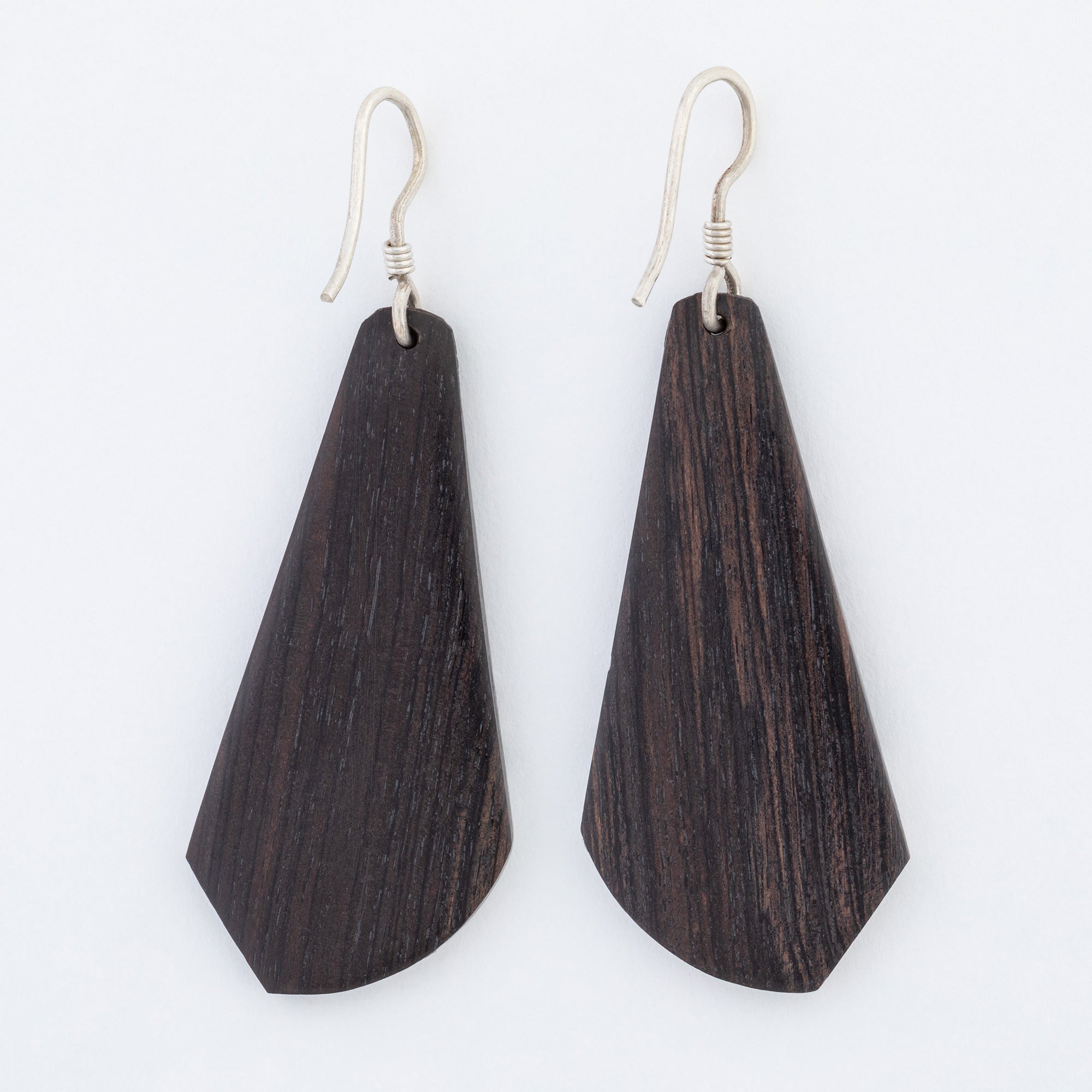 Tuareg Silver and Ebony Drop Earrings、mySite、camillekostekn