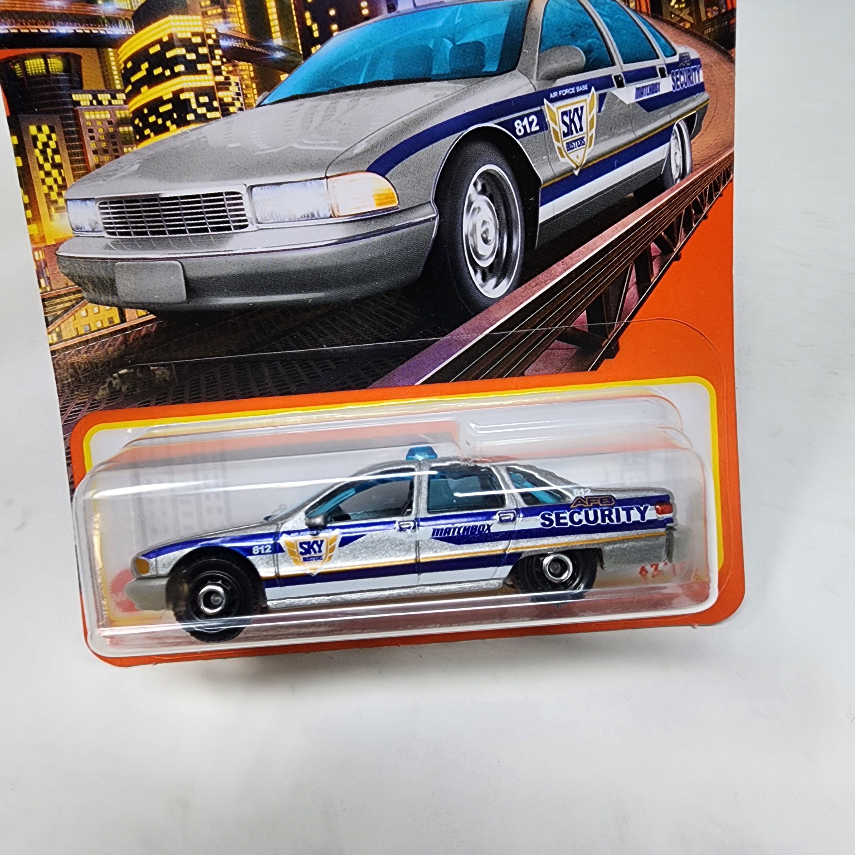 Chevy Caprice Classic Police * SILVER * Matchbox Basic、mySite、hgirdovlk