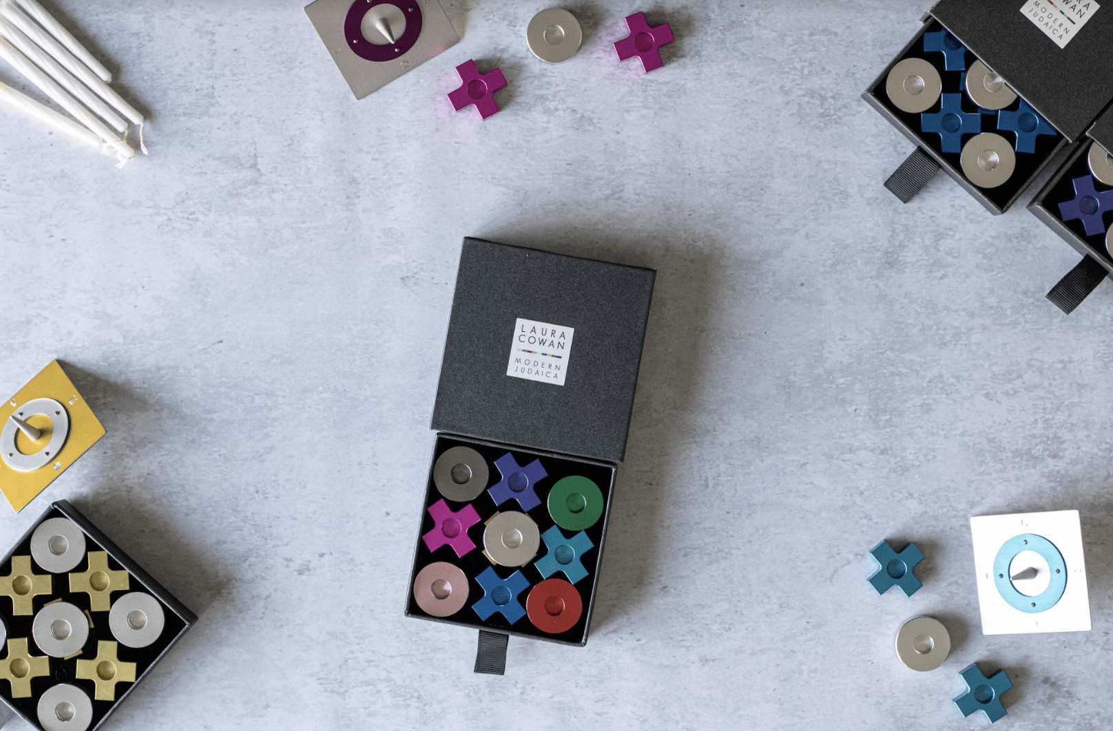 Tic Tac Toe Menorah by Laura Cowan - (Choice of Color)、mySite、topwebapps