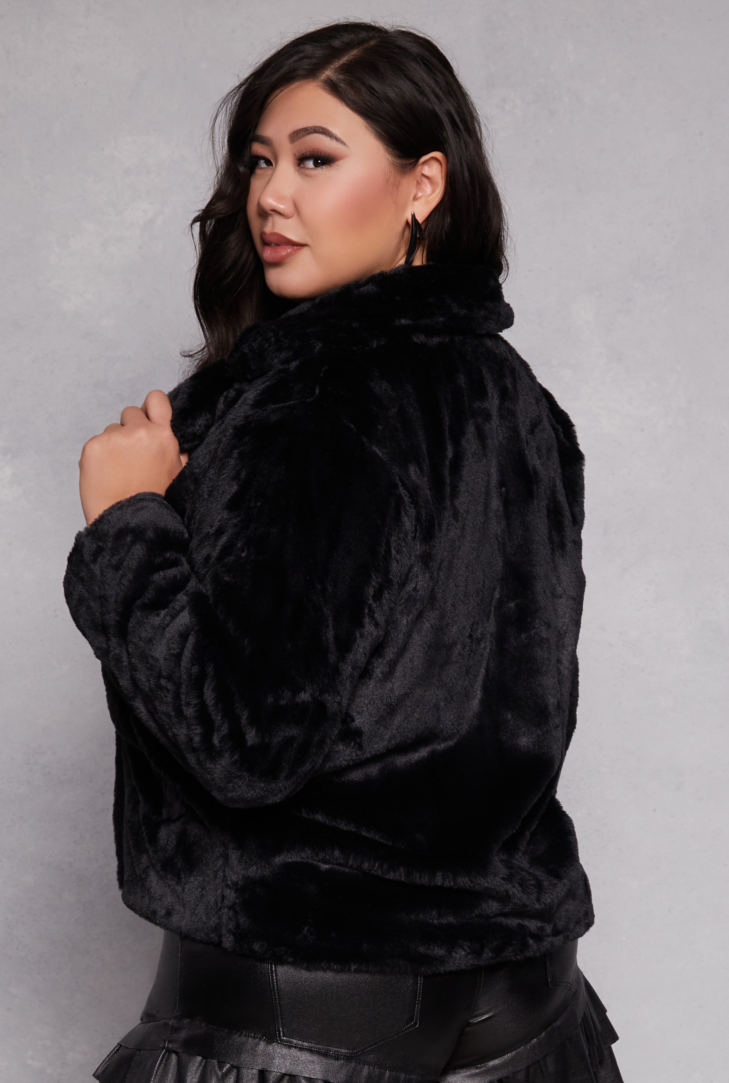 Plus Size Snap Button Faux Fur Jacket、mySite、camillekostekn
