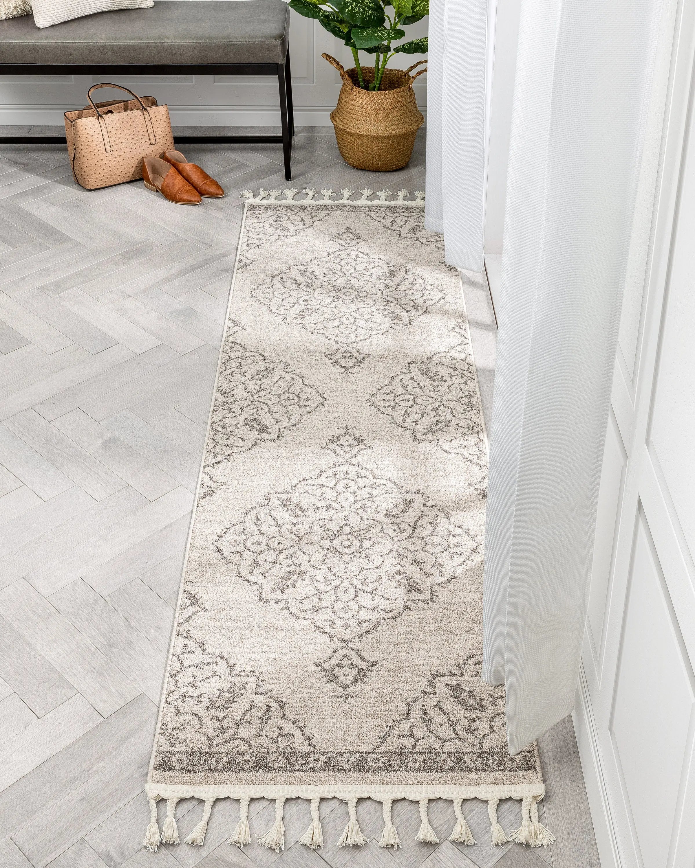 Mara Medallion Botanical Pattern Brown Beige Kilim-Style Rug、mySite、gigharbornorthrealestate