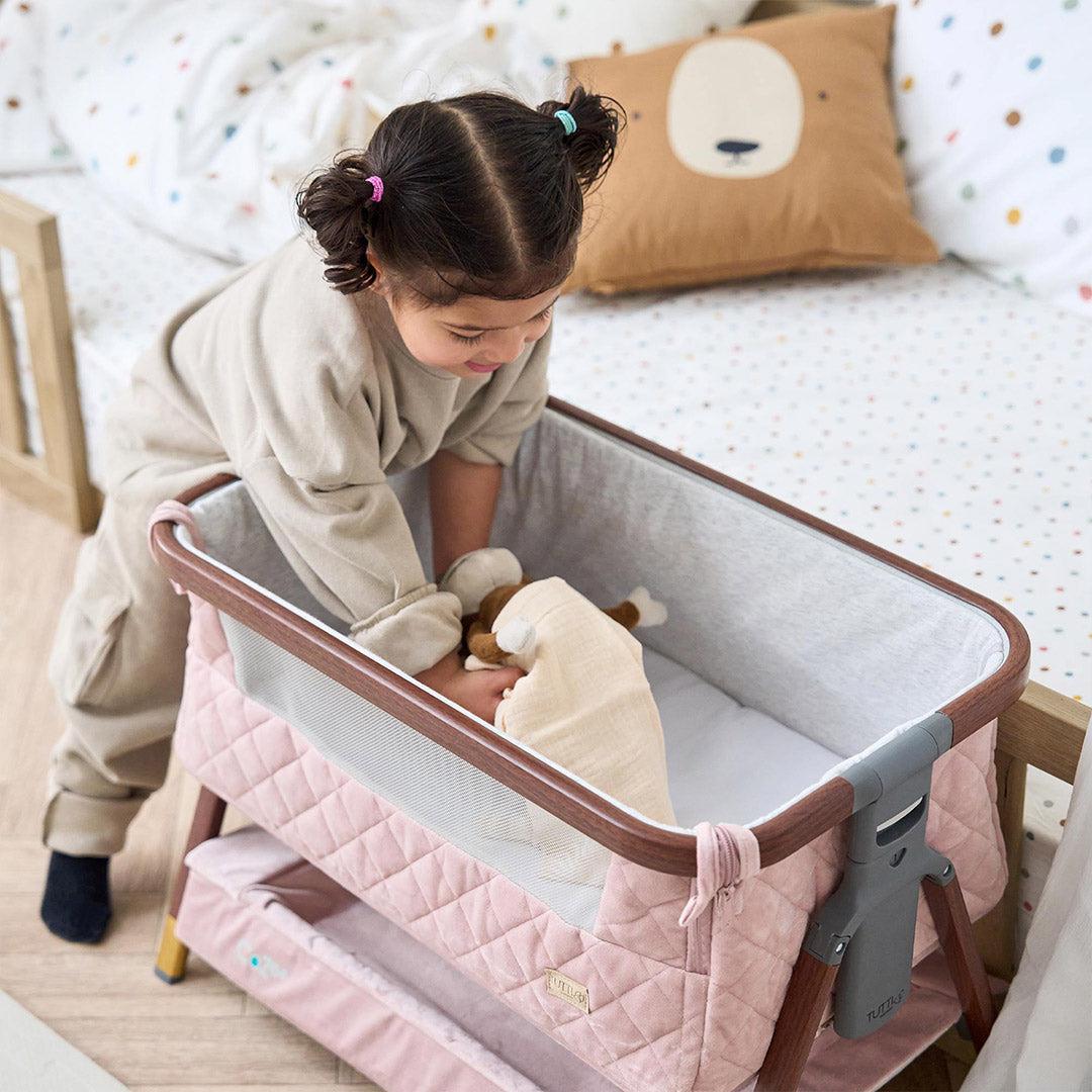  Tutti Bambini Cozee Luxe Mini Me Crib - Walnut/Blush、mySite、merchandisen