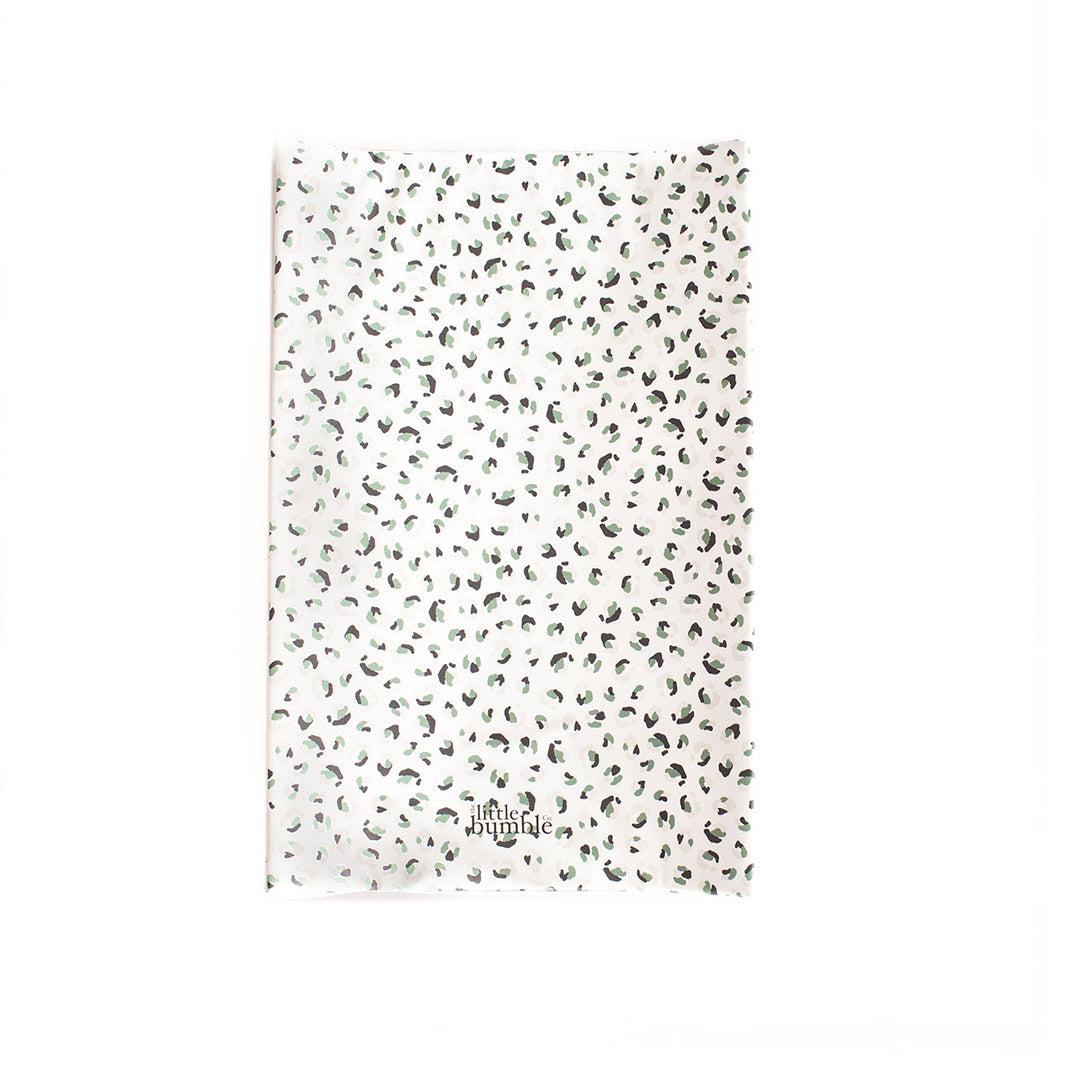  The Little Bumble Co. Anti Roll Changing Mat - Leopard Print - Green、mySite、merchandisen