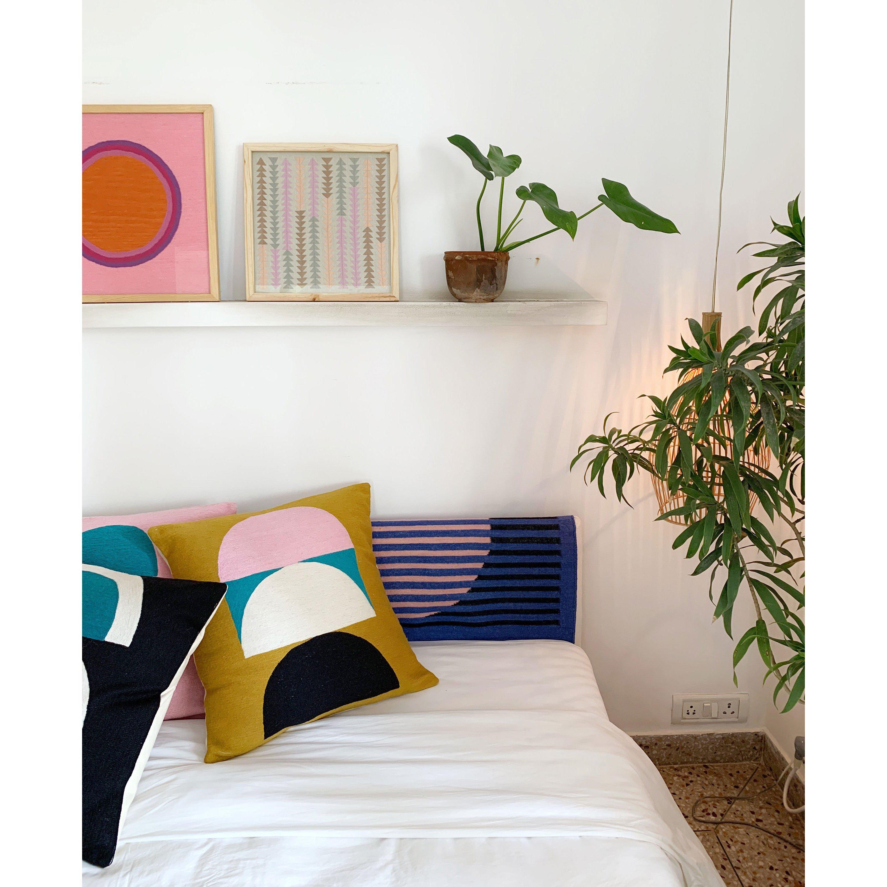 Viola Black Pillow、mySite、gigharbornorthrealestate