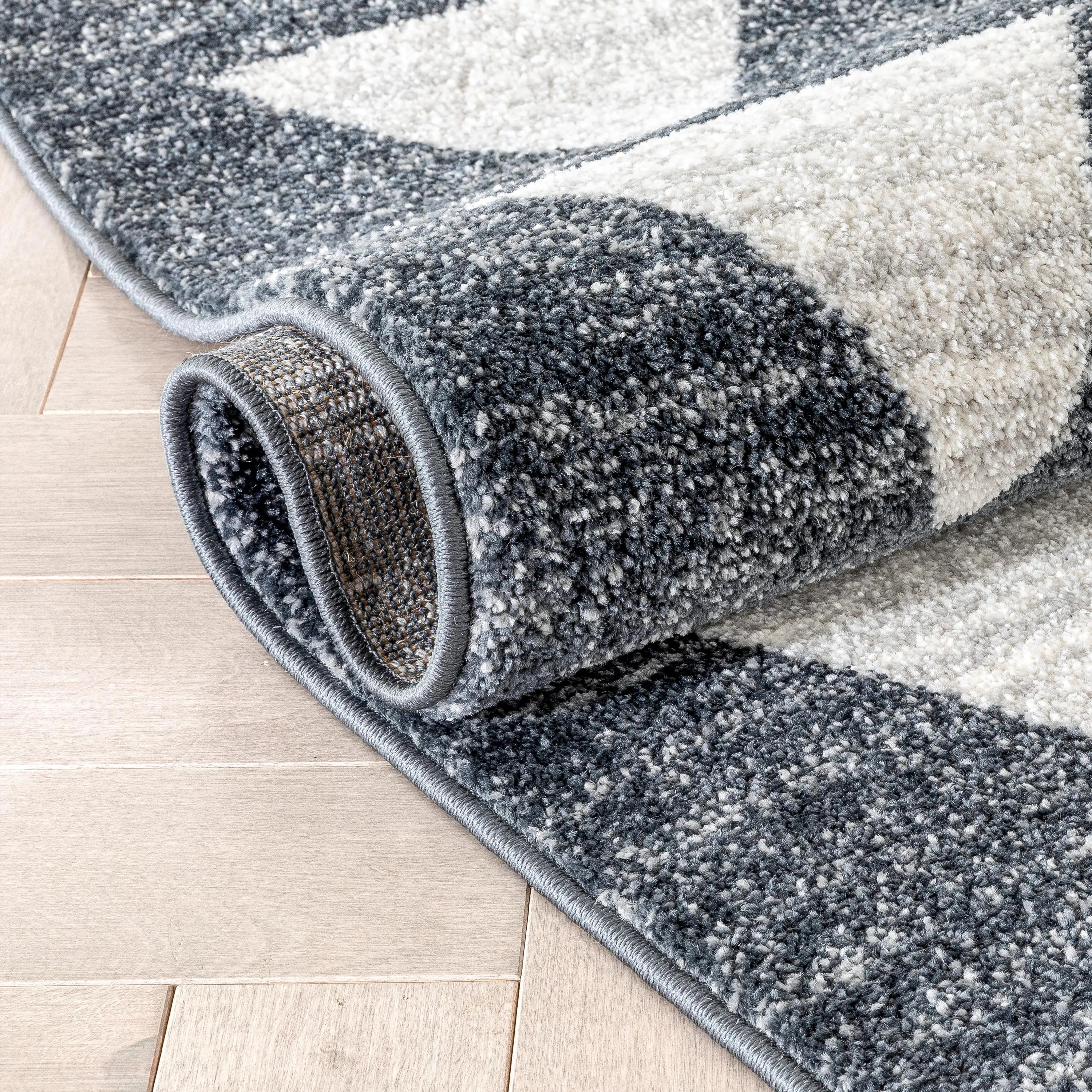 Triangles Modern Geometric Pattern Grey Kids Rug、mySite、gigharbornorthrealestate