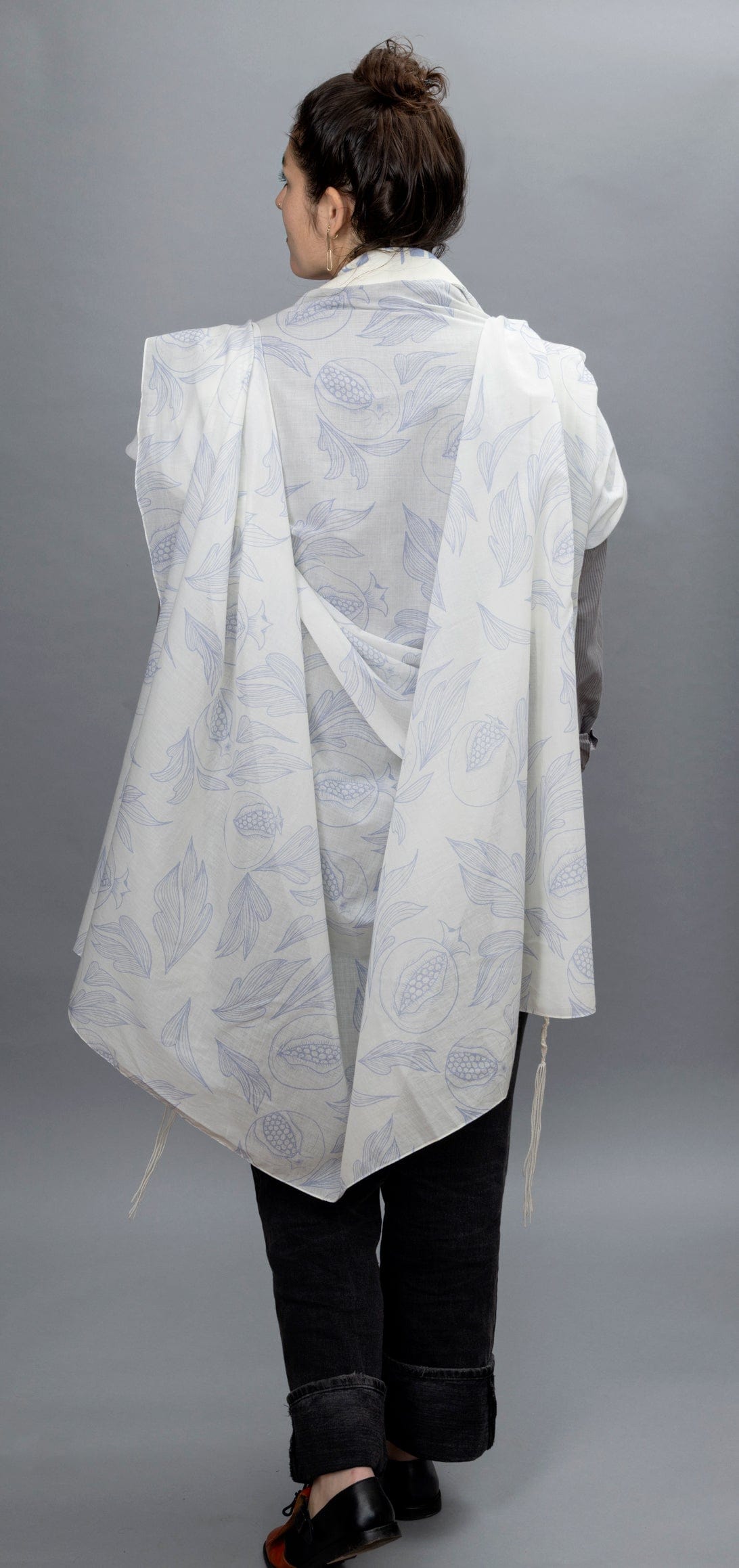 Pale Blue and White Ink Pomegranates Cotton Tallit、mySite、topwebapps