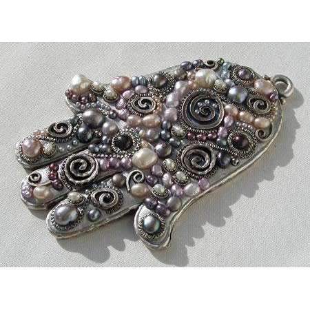 Michal Golan Freshwater Pearl Wall Hamsa、mySite、topwebapps