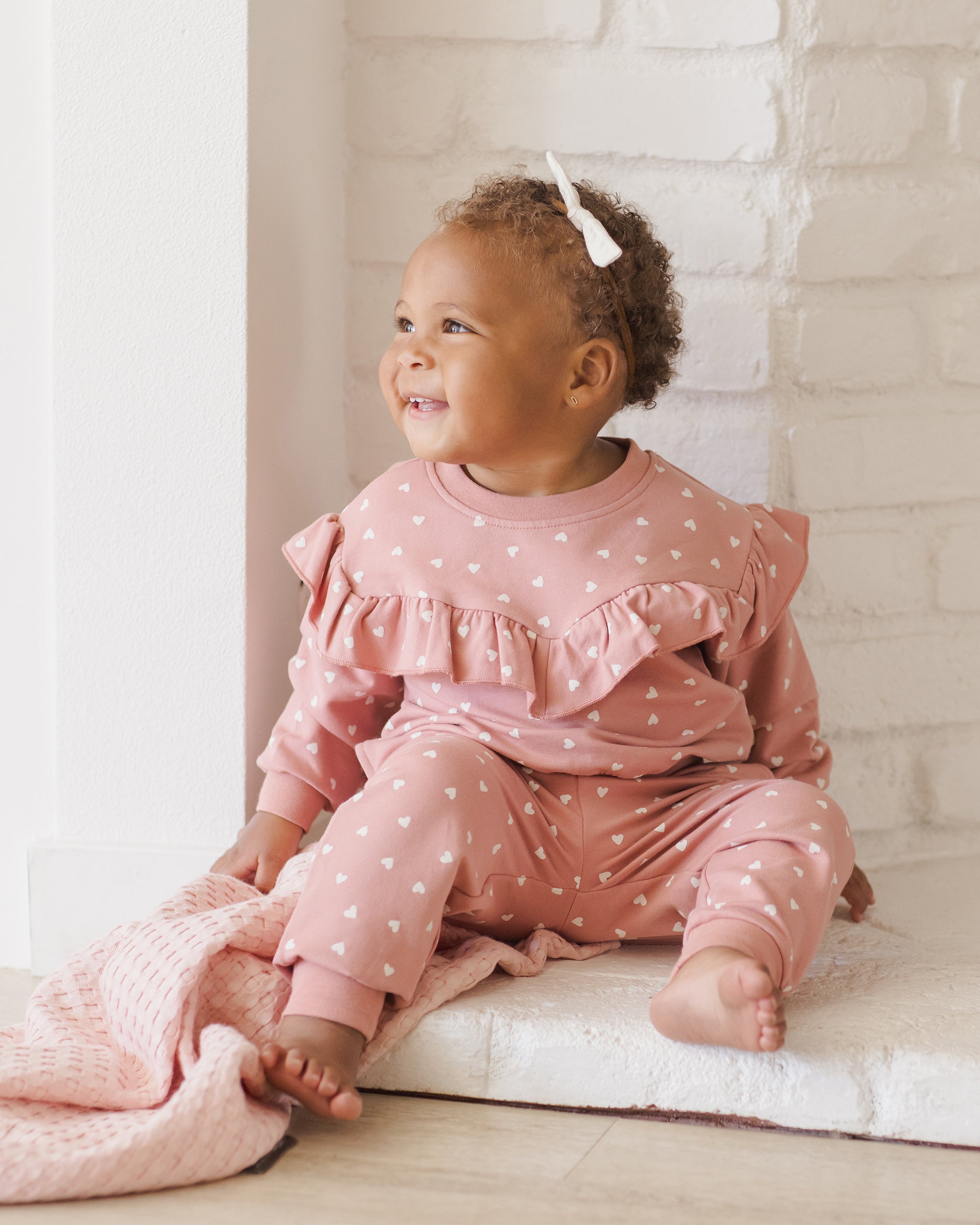  Ruffle Sweatshirt || Lipstick Hearts、mySite、layawaytickets