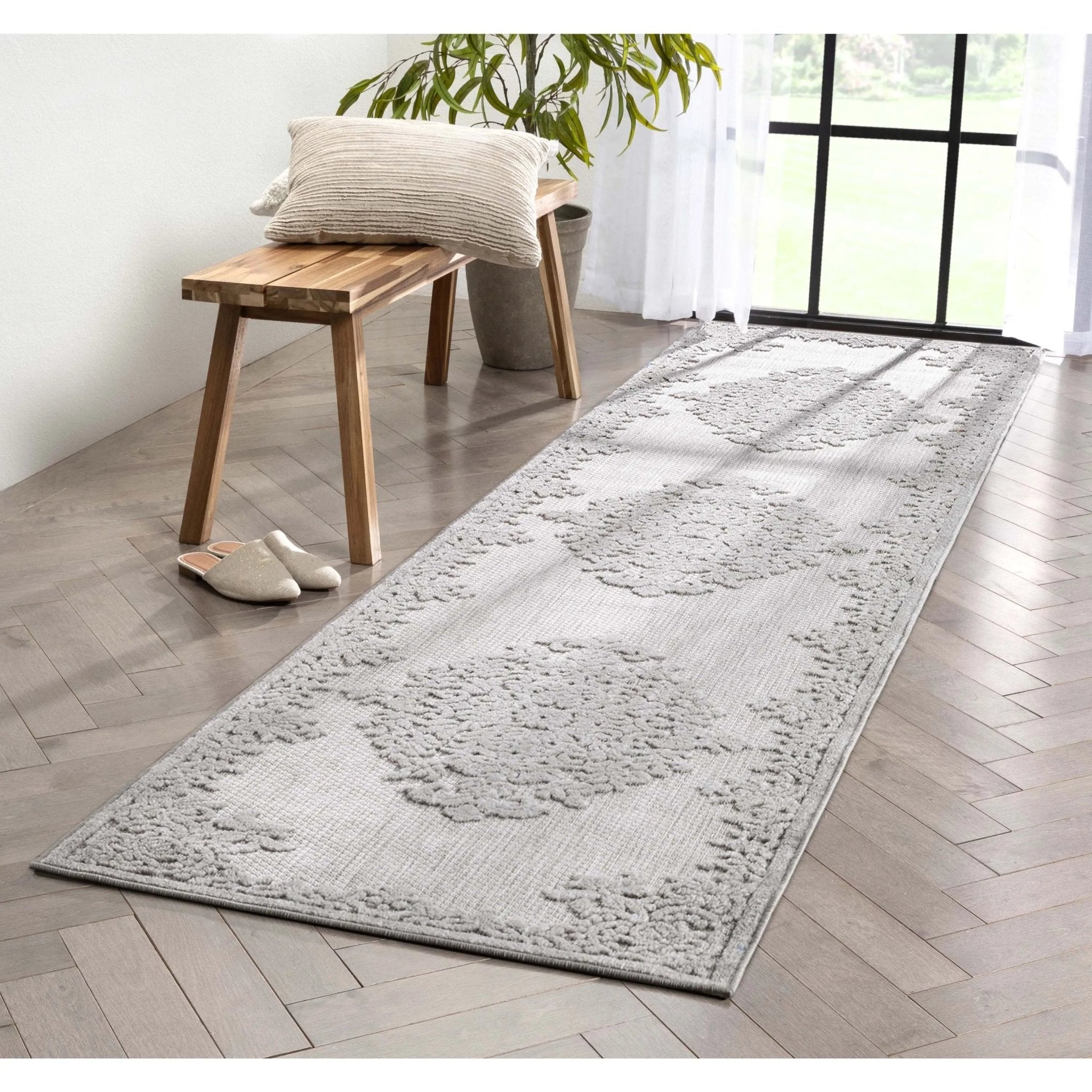 Arid Modern Medallion Persian Indoor/Outdoor Grey High-Low Rug、mySite、gigharbornorthrealestate
