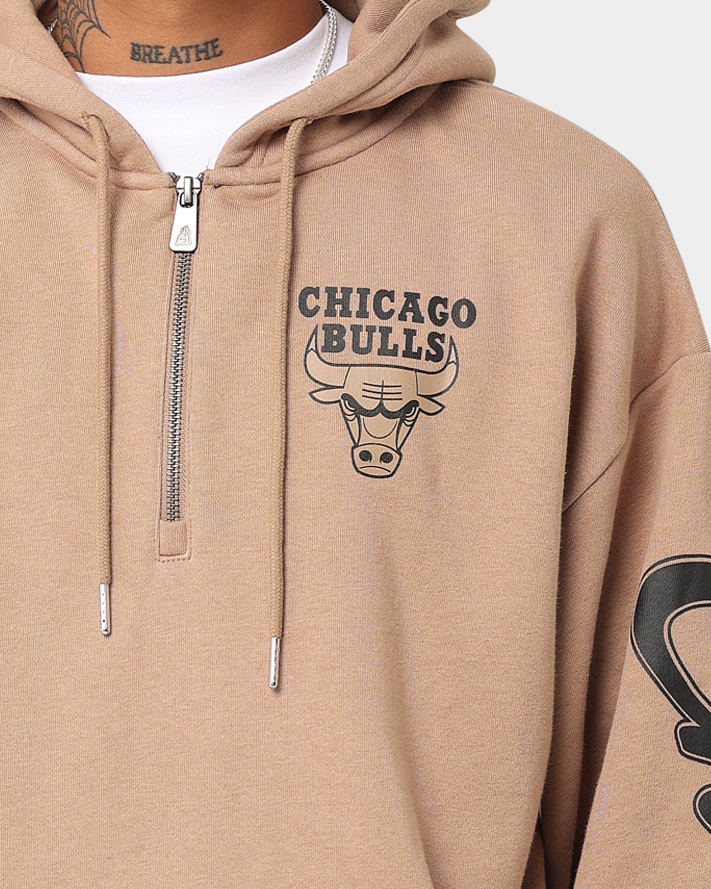 New Era Chicago Bulls Sleeve Script Hoodie Khaki/Black、mySite、zt4zffjzw