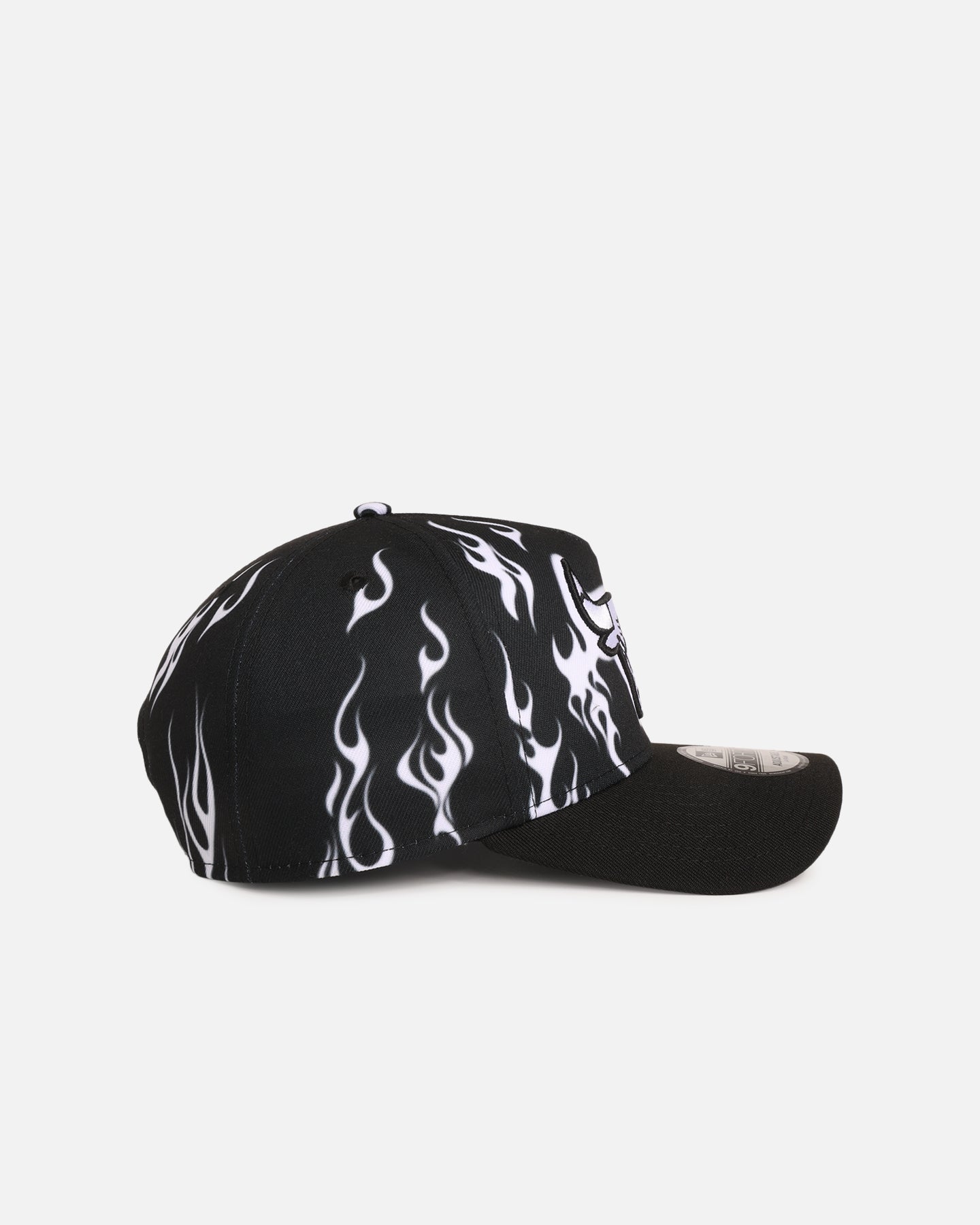 New Era Chicago Bulls 'Crown Flames' 9OFRTY A-Frame Snapback Black/White、mySite、zt4zffjzw
