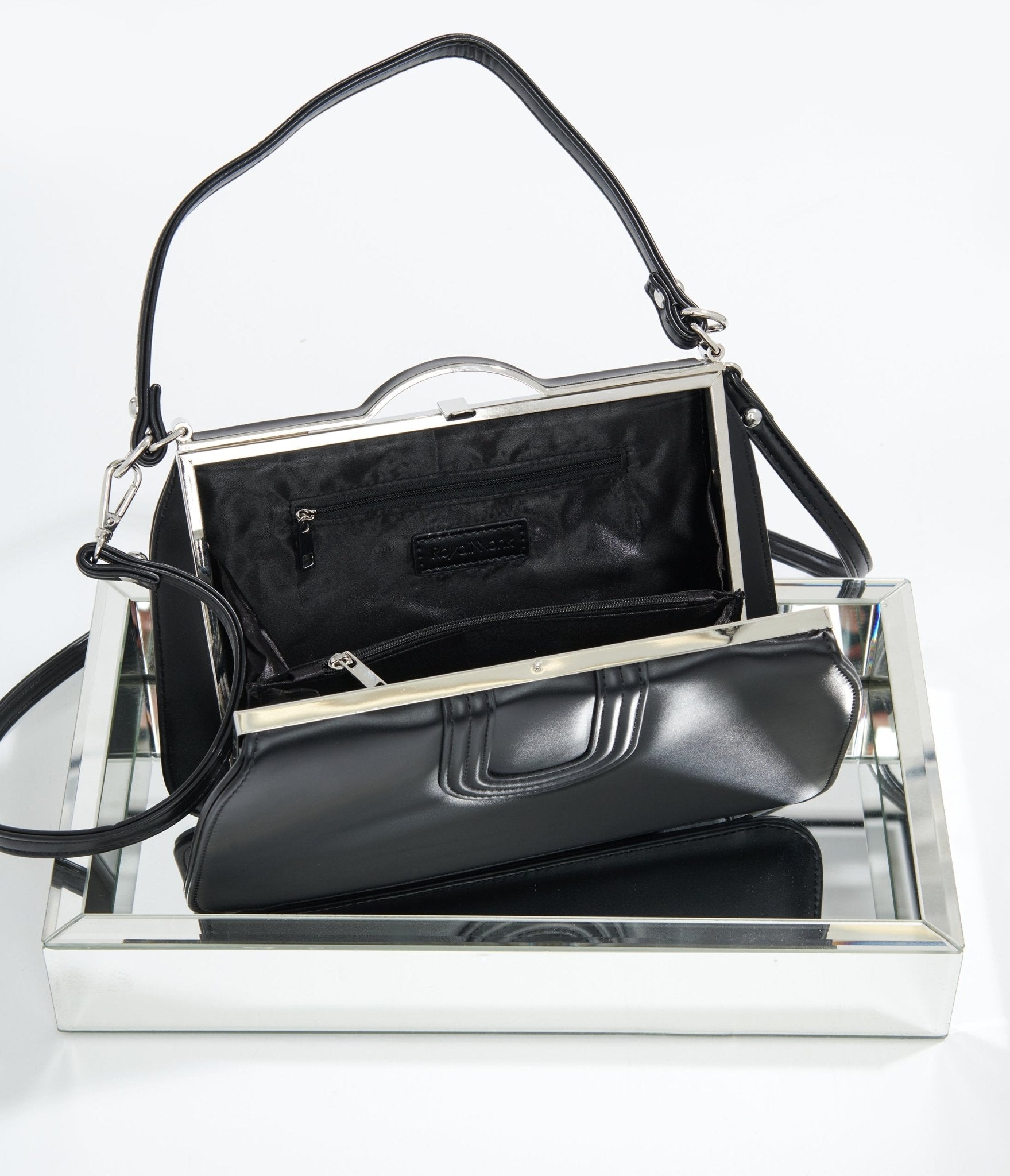 {product_title} - {shop_name}