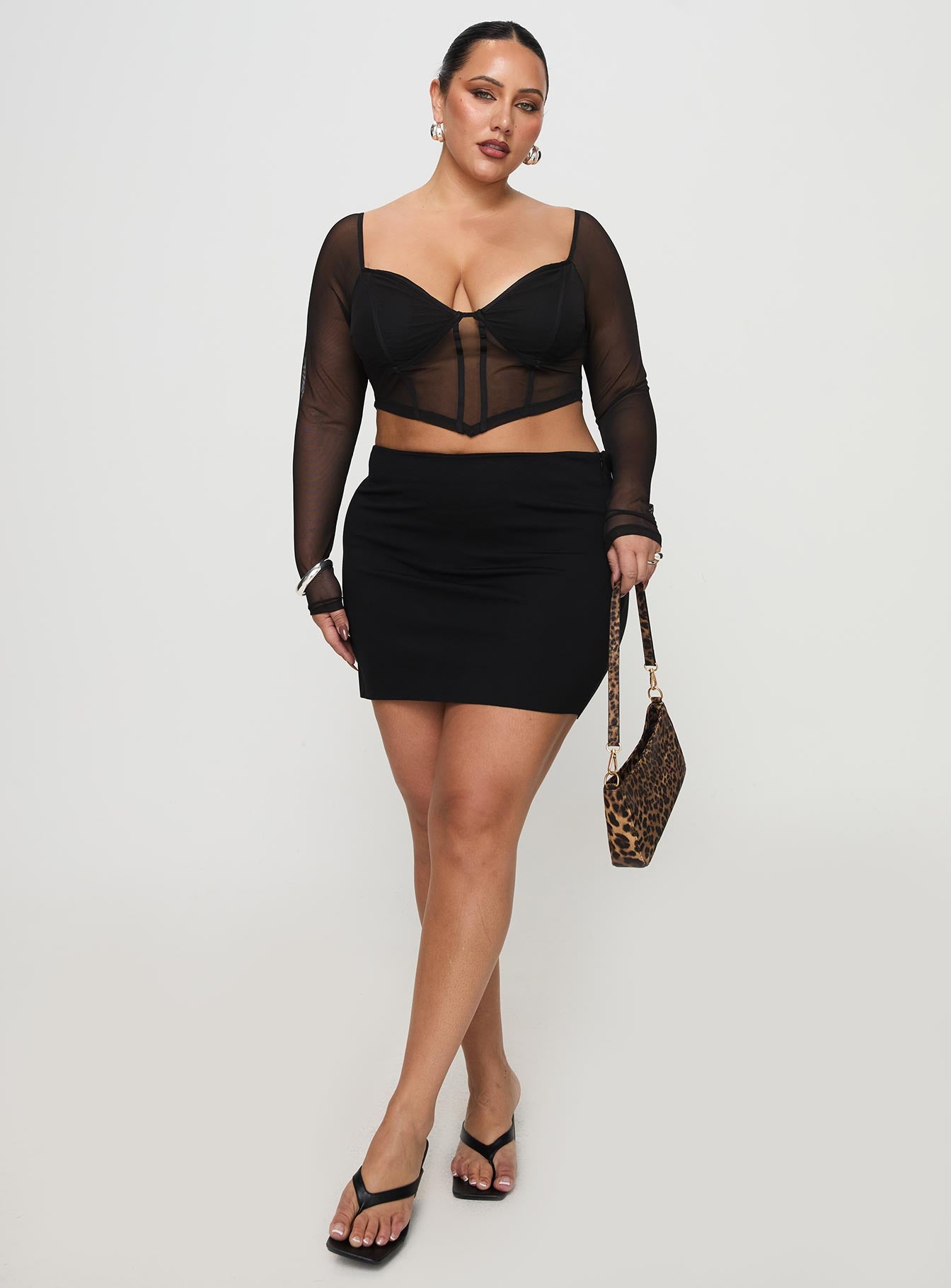 Karley Low Waist Mini Skirt Black Curve、mySite、solidvoid
