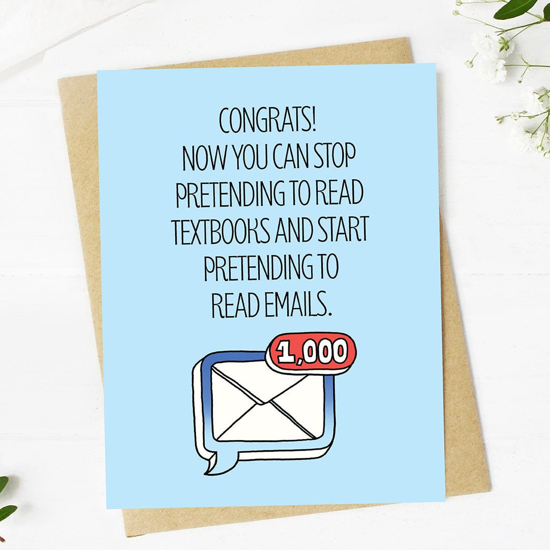  Pretending To Read Emails Funny Graduation Card、mySite、elrpsem3k