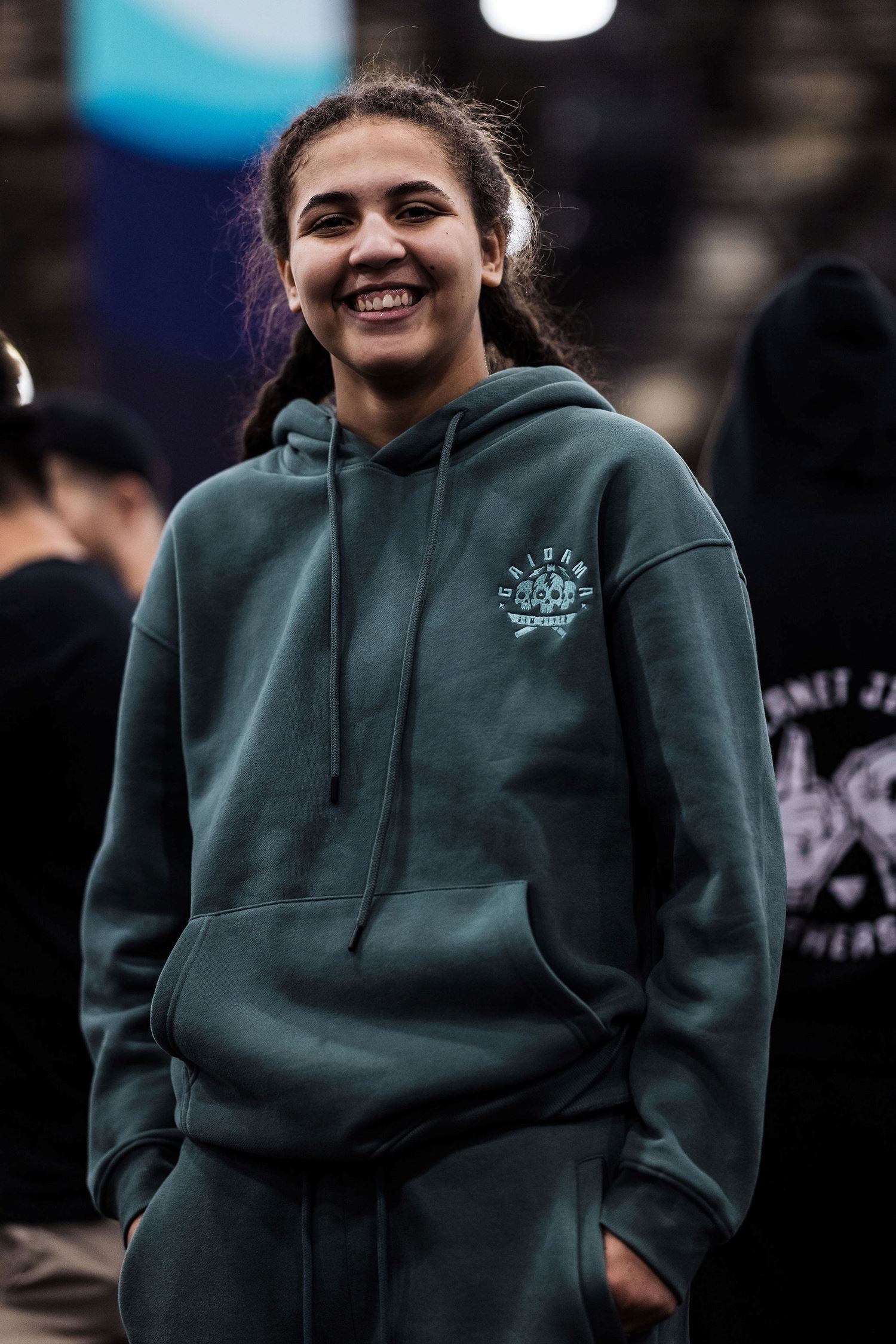 Premium Fleece-Lined Embroidered Skull Logo Hoodie、mySite、gigharbornorthrealestate