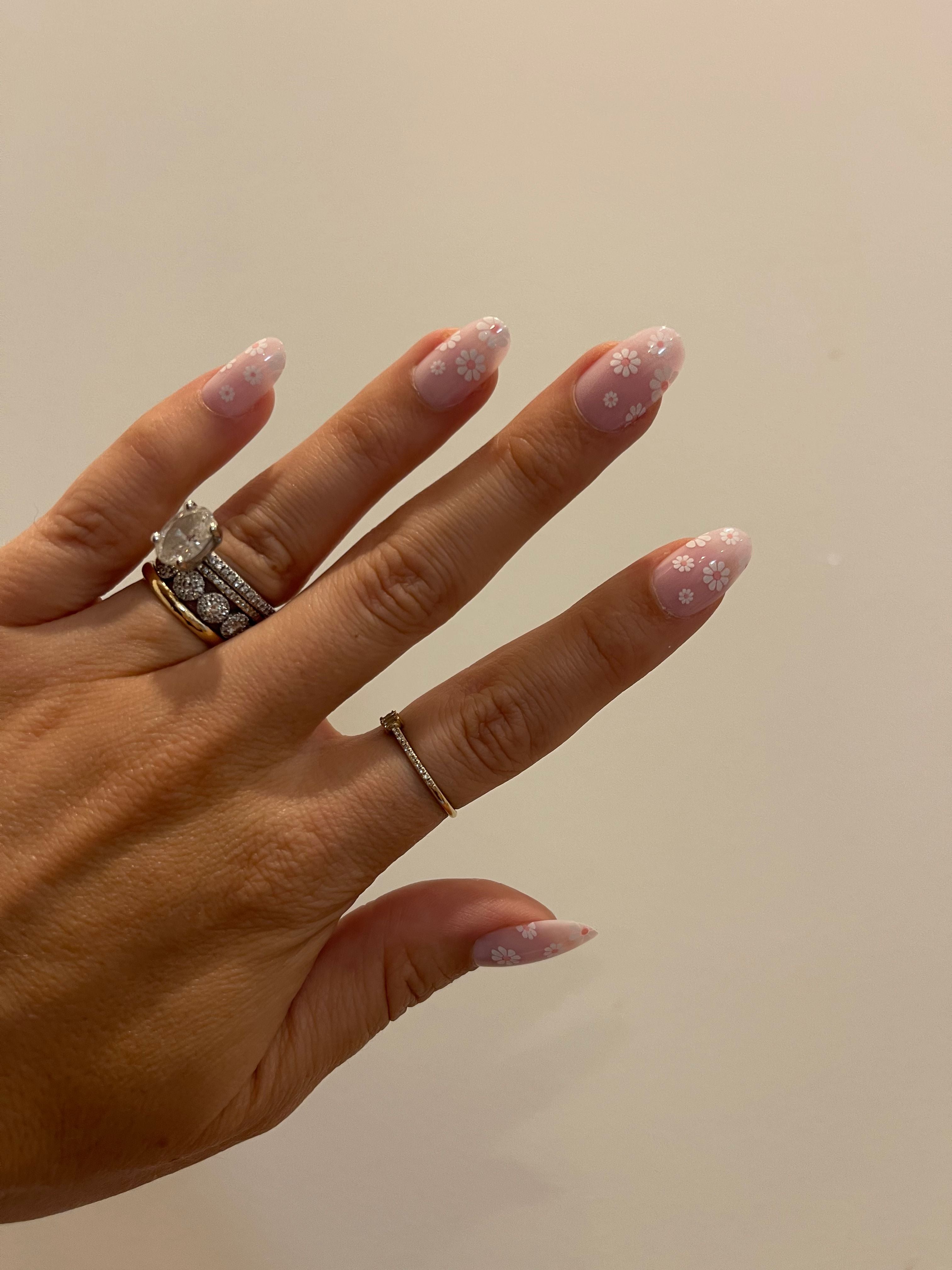 Flower Shower - Press-On | Short | Round、mySite、solidvoid