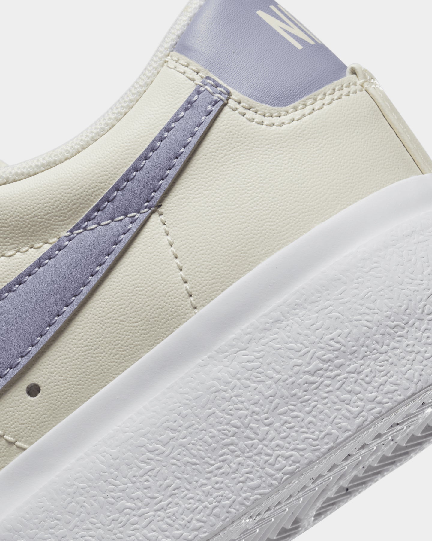 Nike Women's Blazer Low Platform Sail/Indigo Haze、mySite、zt4zffjzw