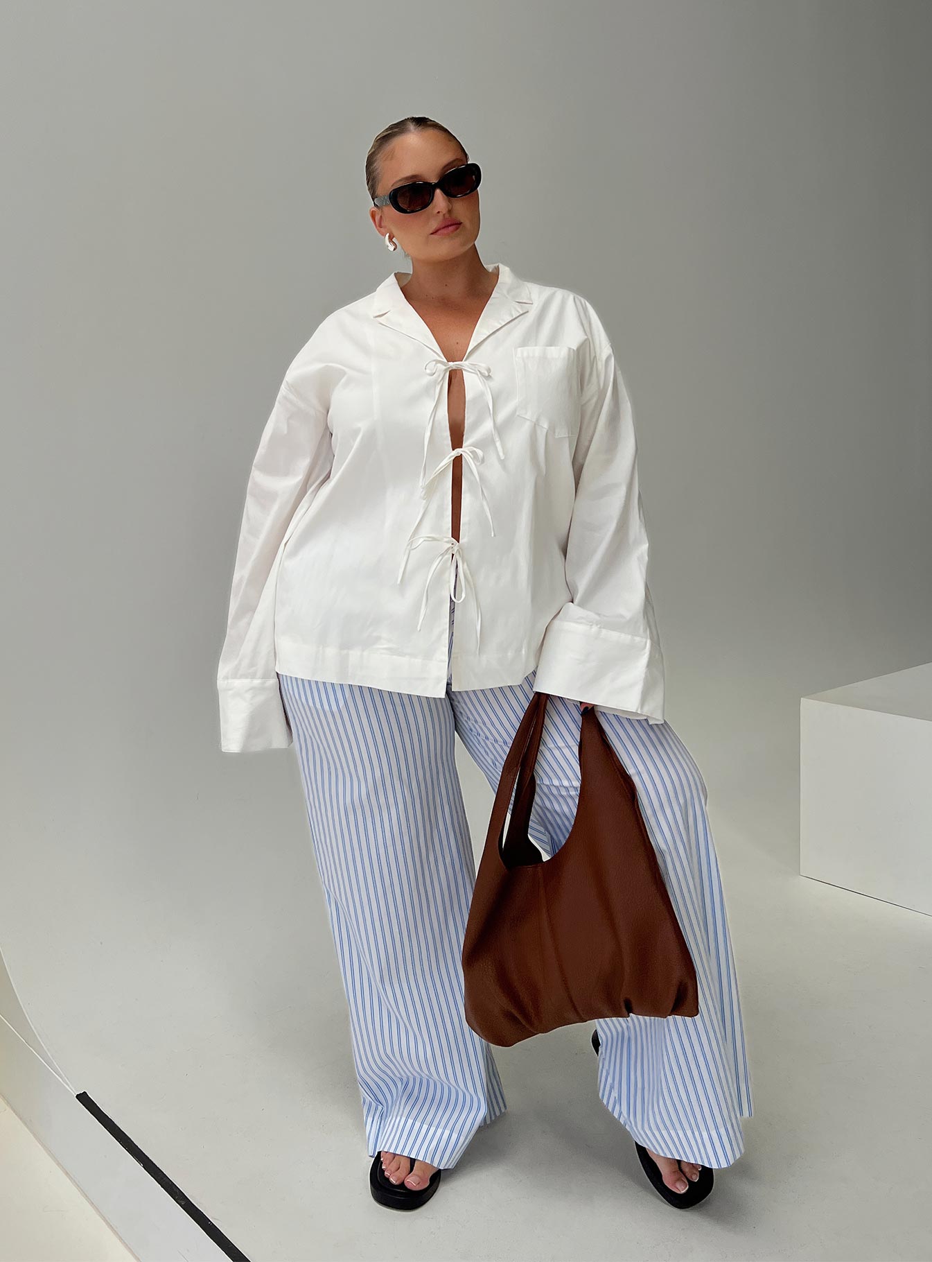 Spiri Shirt White Curve、mySite、solidvoid