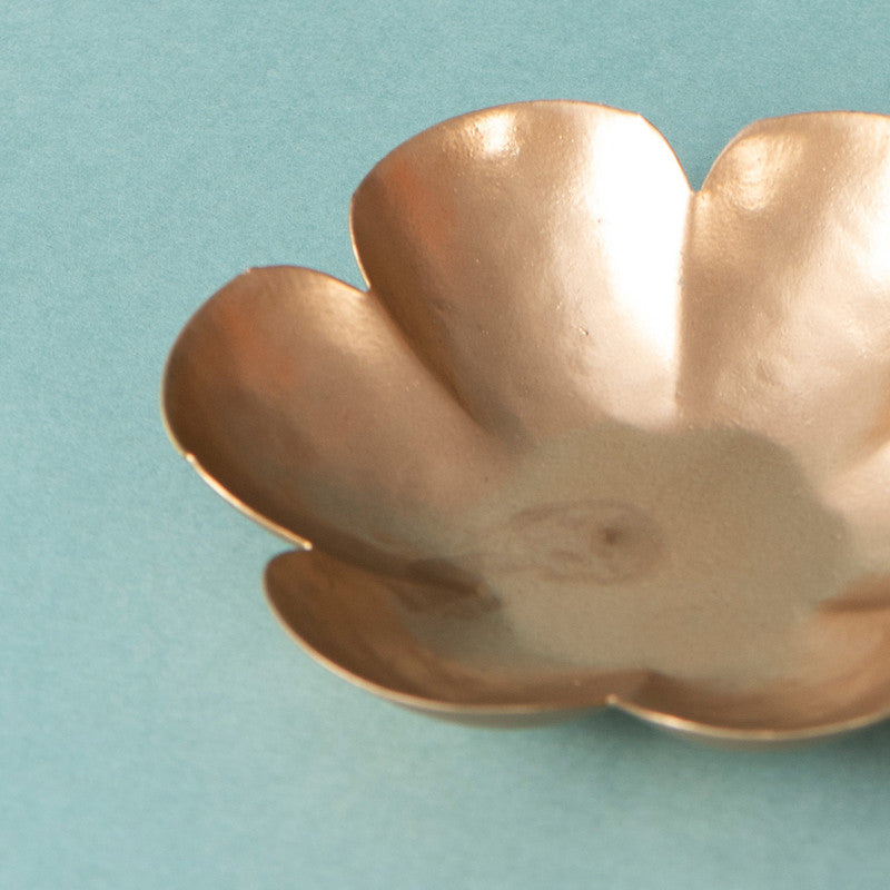 Brass Pooja Diya | Floral Design | Golden、mySite、camillekostekn