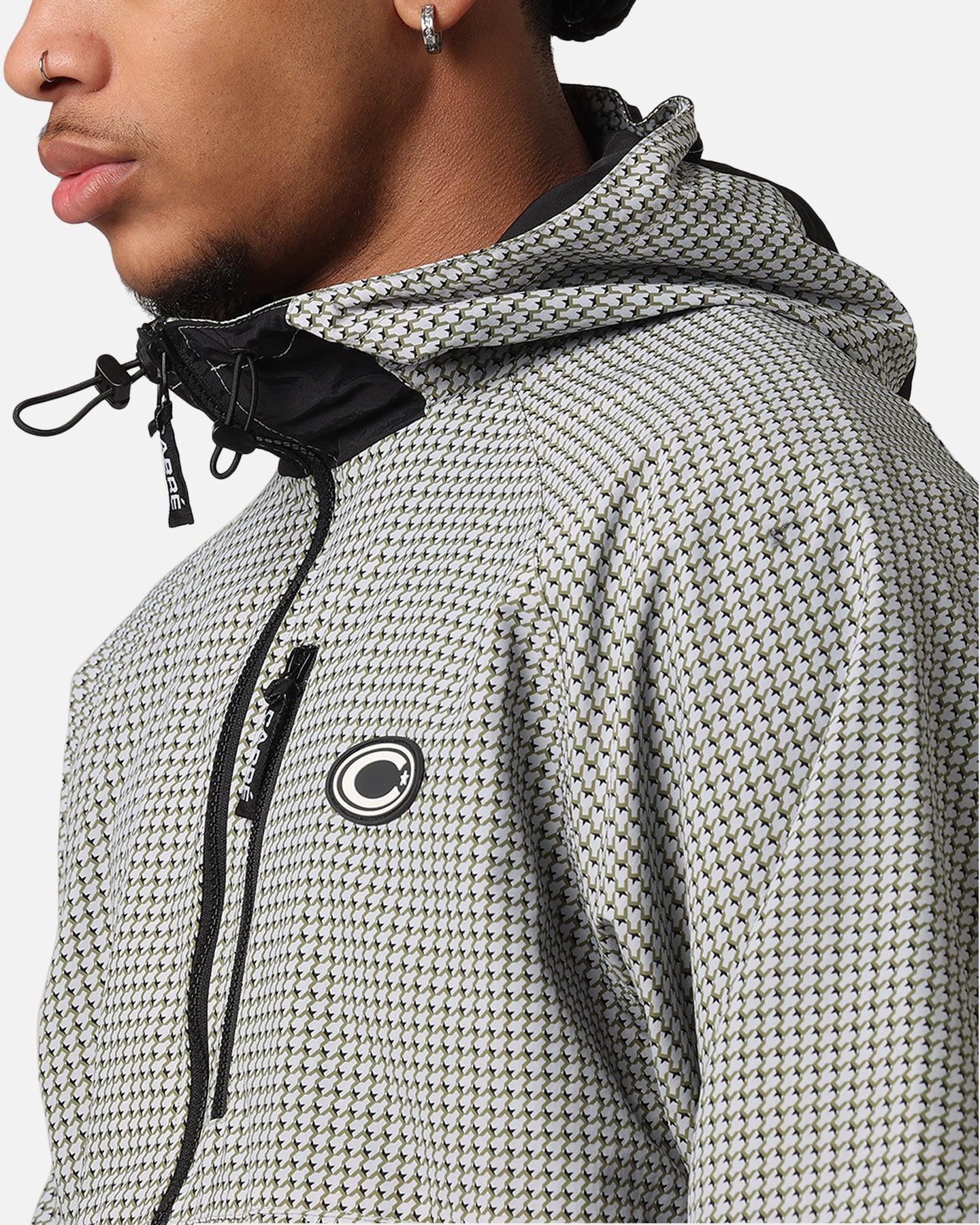 {product_title} - {shop_name}