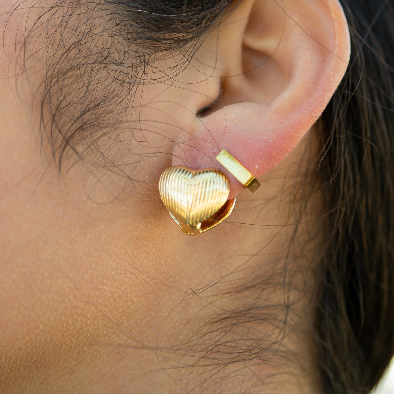18K Gold PVD Stainless Steel Heart Huggie Earrings / ERJ0065、mySite、dreamappss