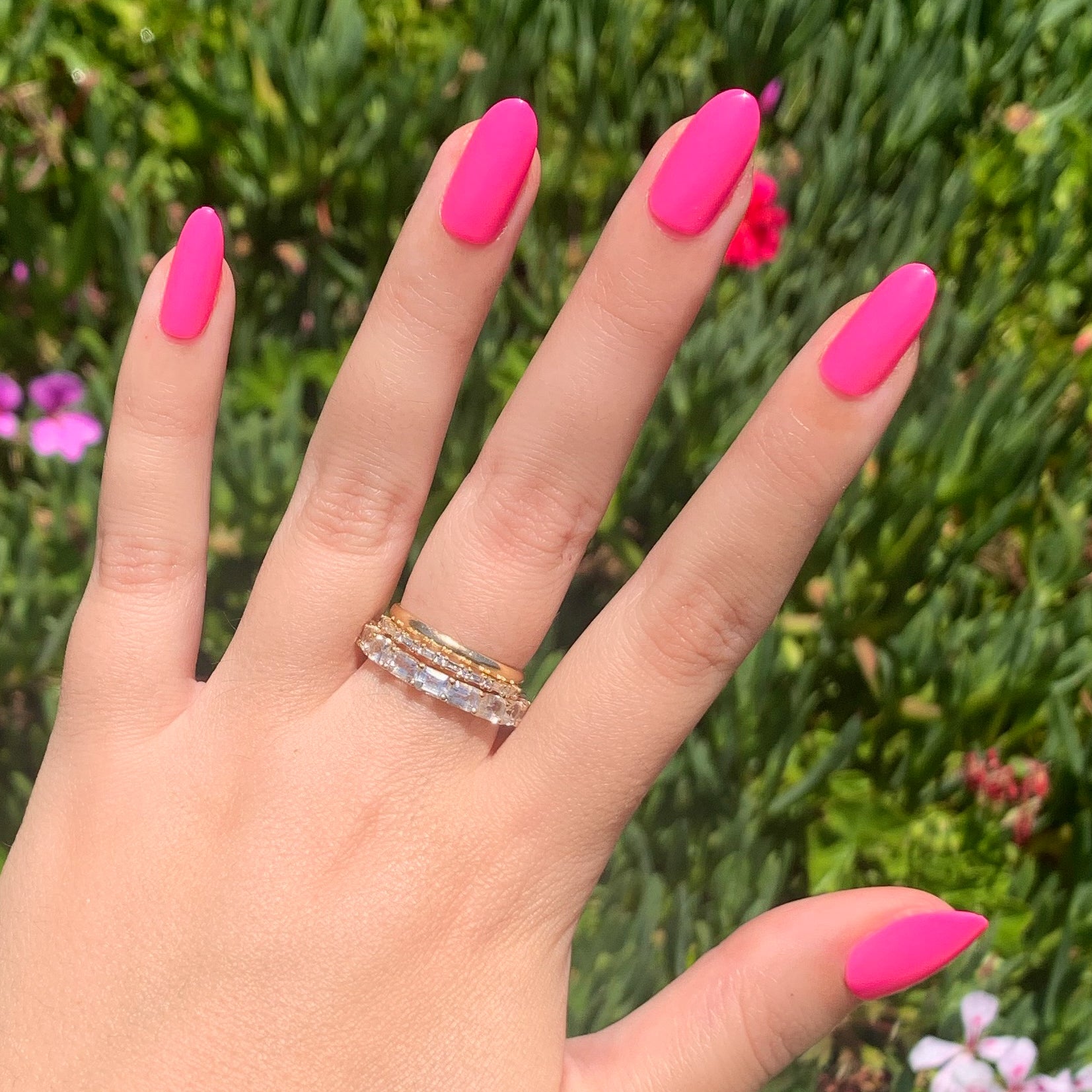 Neon Flamingo | Oval | Medium、mySite、solidvoid