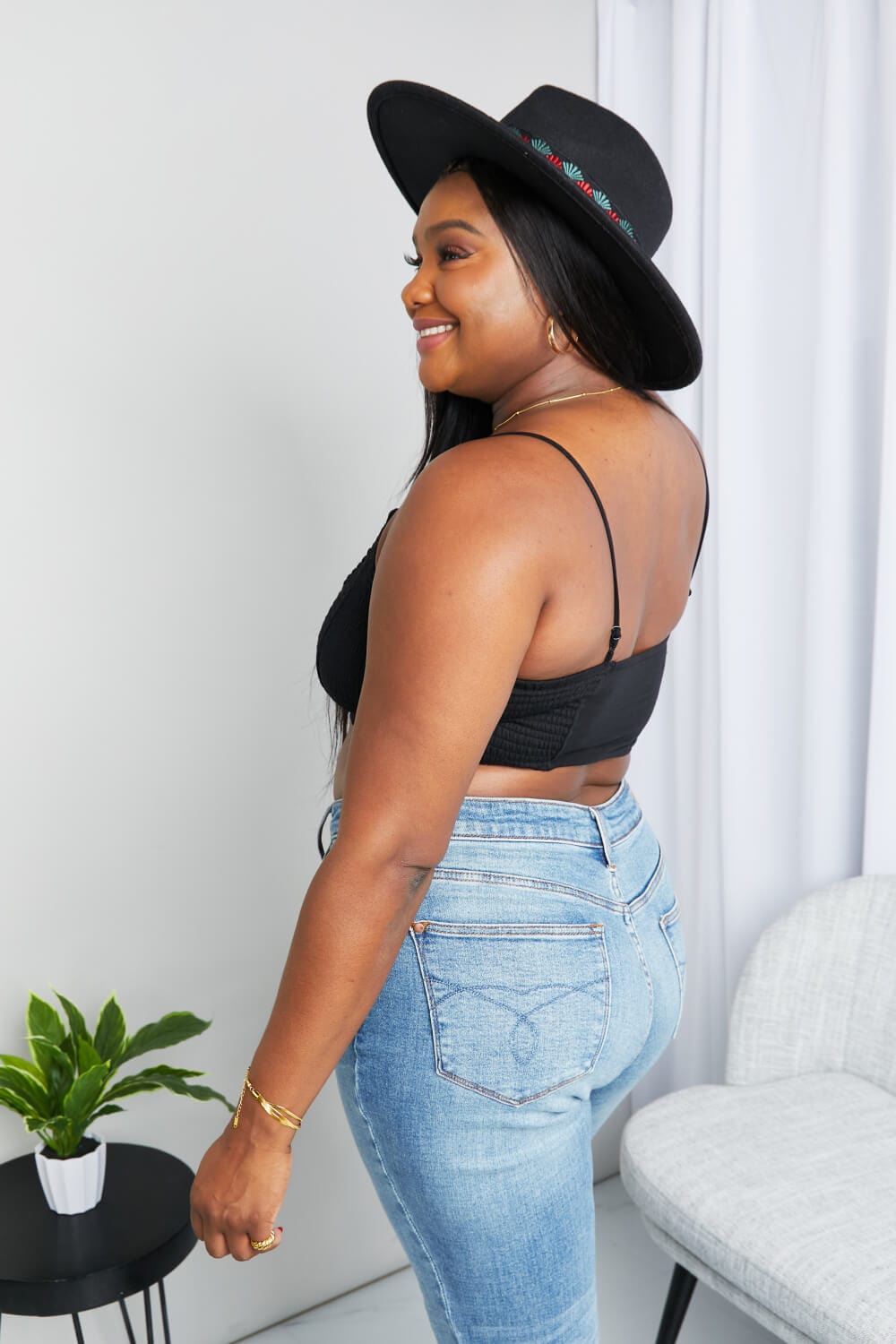 Zenana Full Size Textured Spaghetti Strap Bralette in Black、mySite、g9winljtr