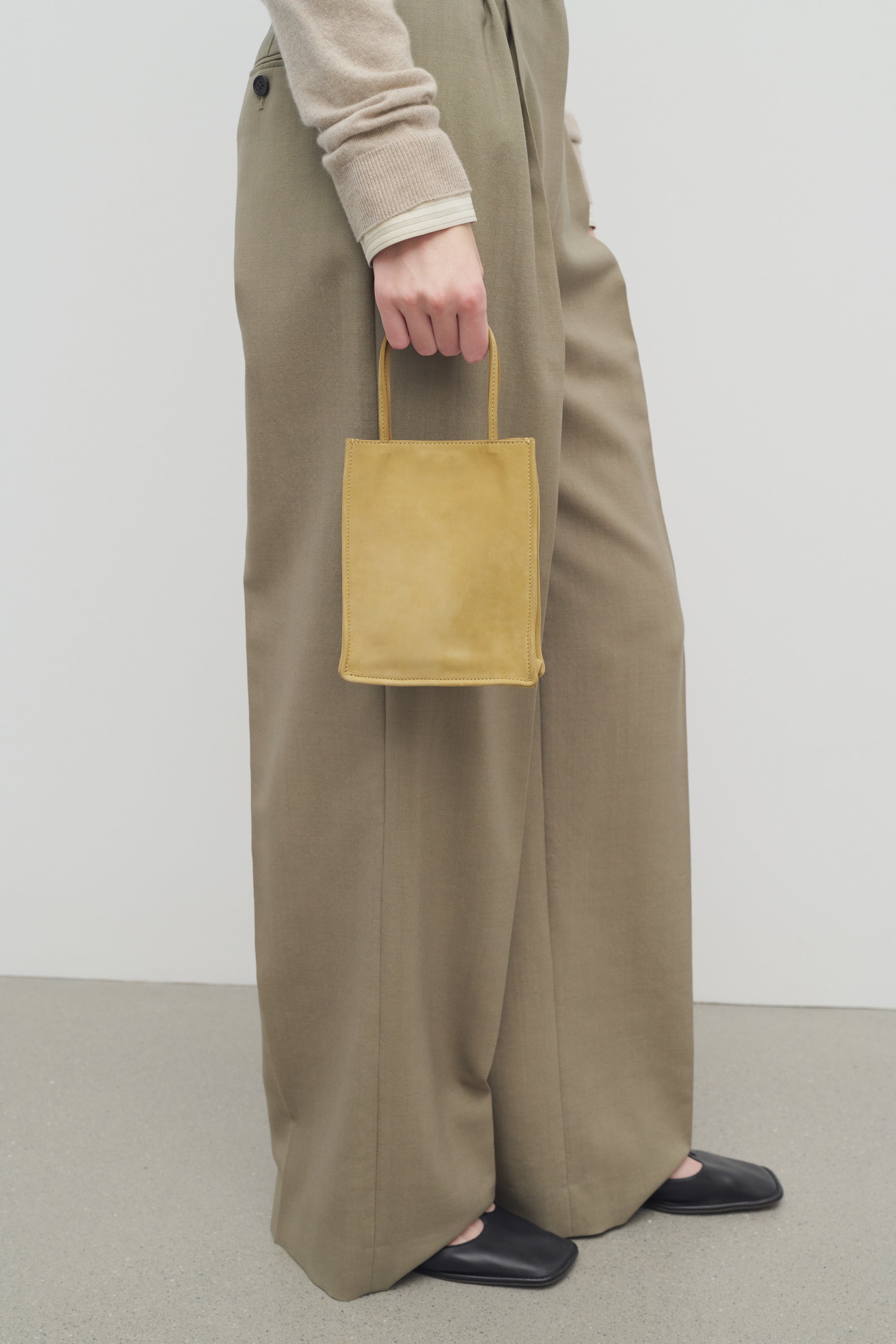 Small To Go Tote Bag in Nubuck、mySite、aoinhome