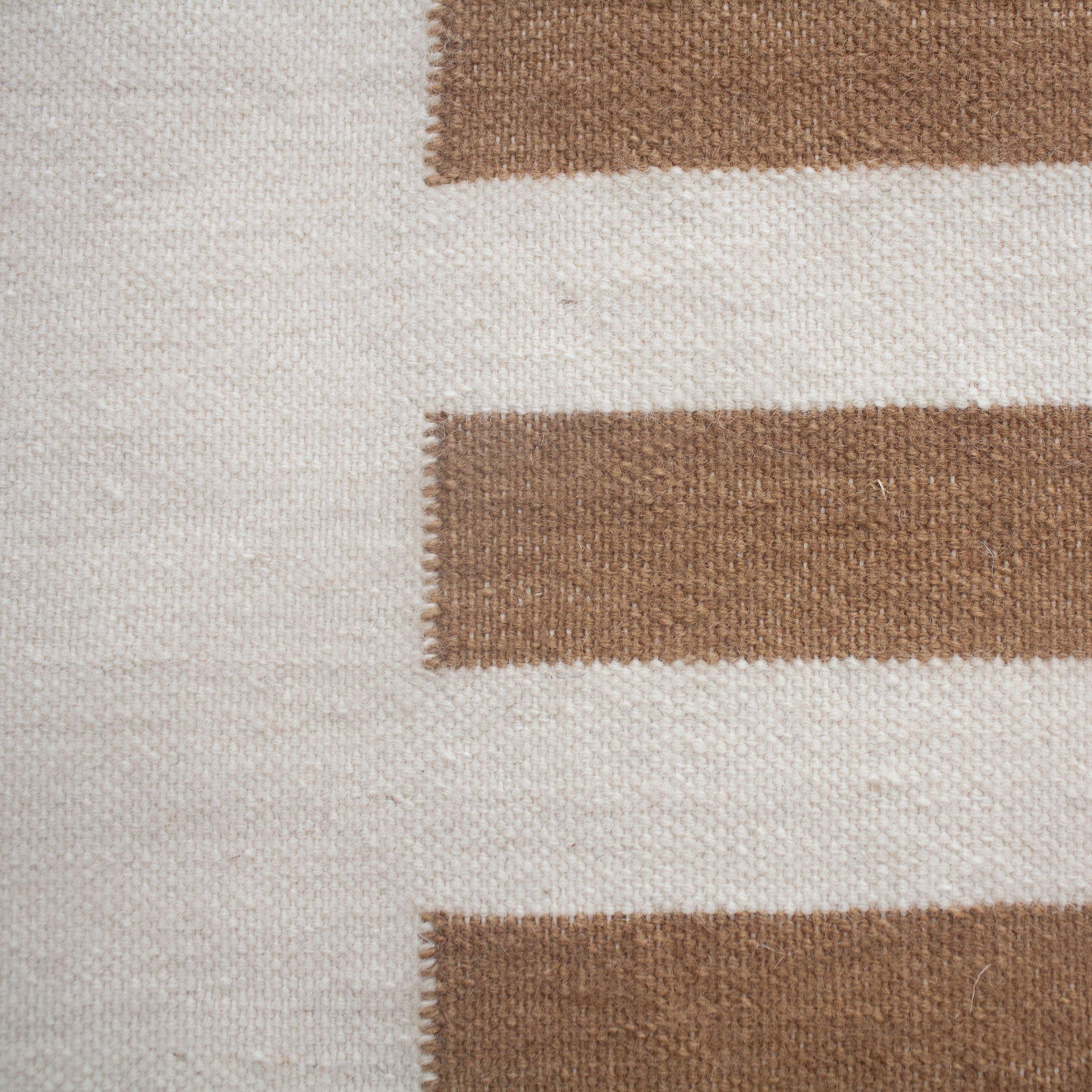 Luna Mod Rug Black、mySite、gigharbornorthrealestate