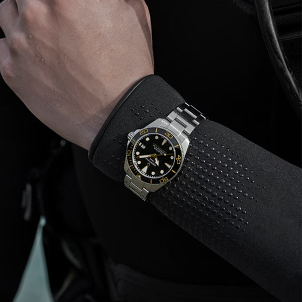  DS Action Diver 40.5mm - Black on Bracelet