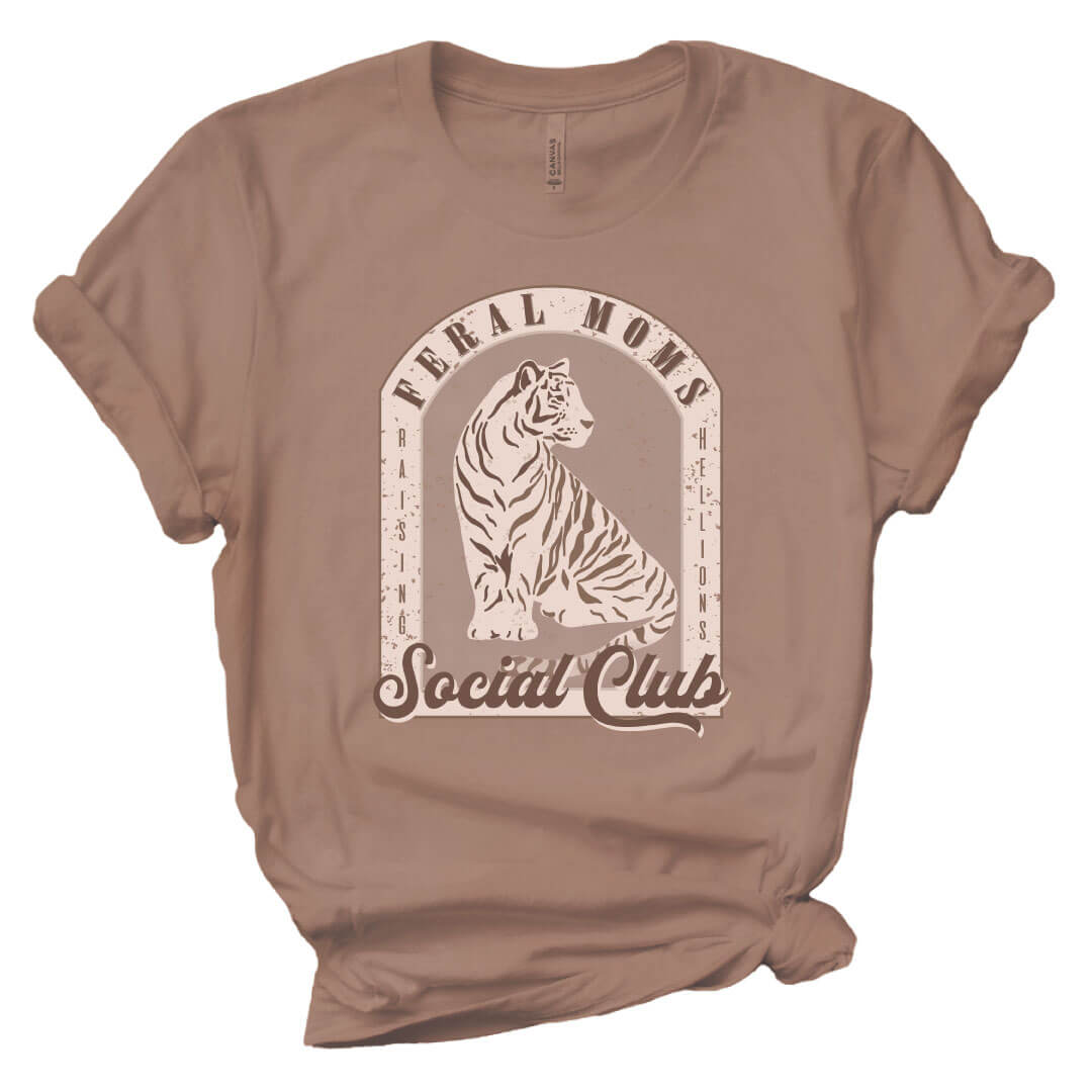  Feral Moms Club Graphic Tee | Espresso、mySite、layawaytickets
