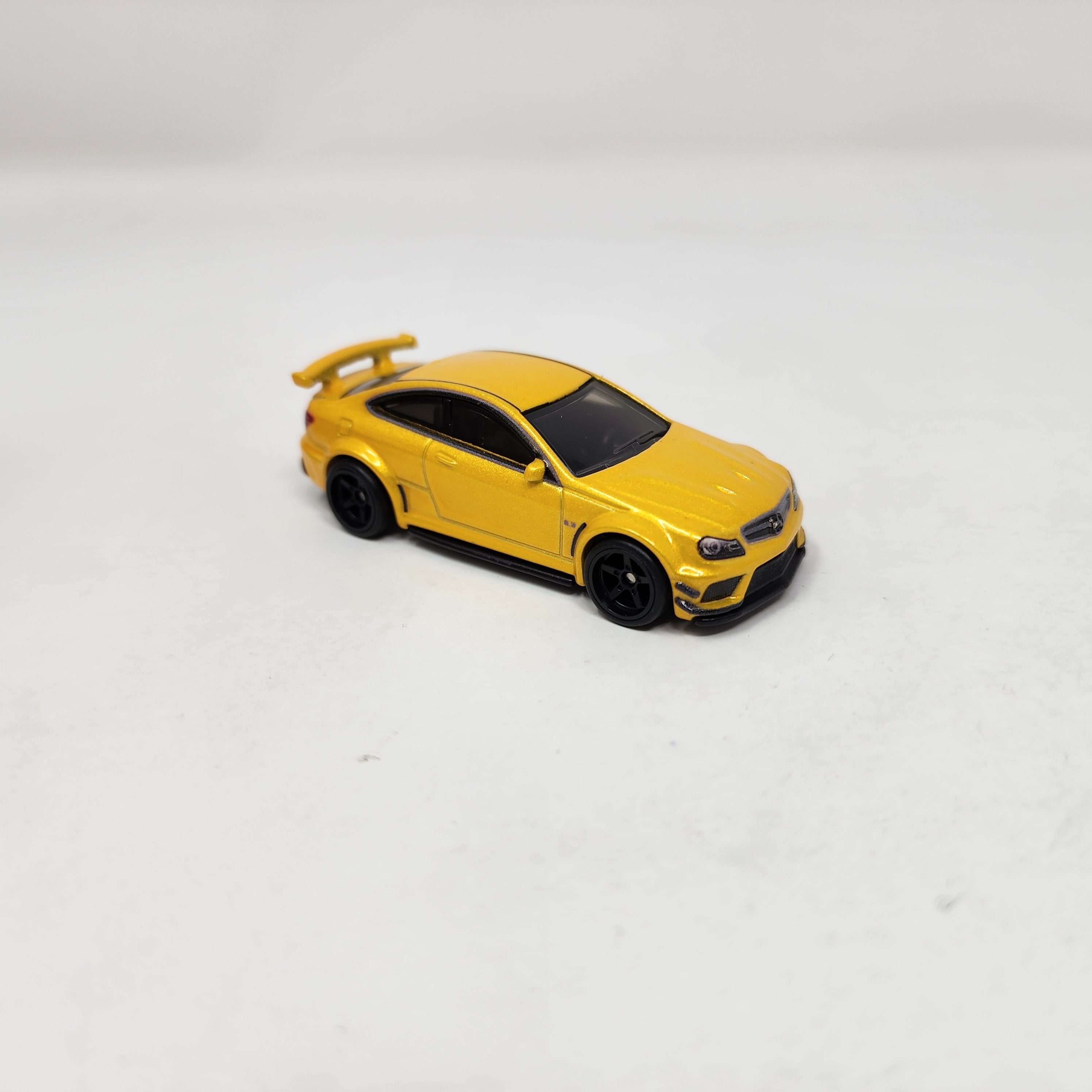 '12 Mercedes-Benz C 63 AMG Coupe * Yellow * 1:64 scale Loose Diecast Hot Wheels Boulevard、mySite、hgirdovlk
