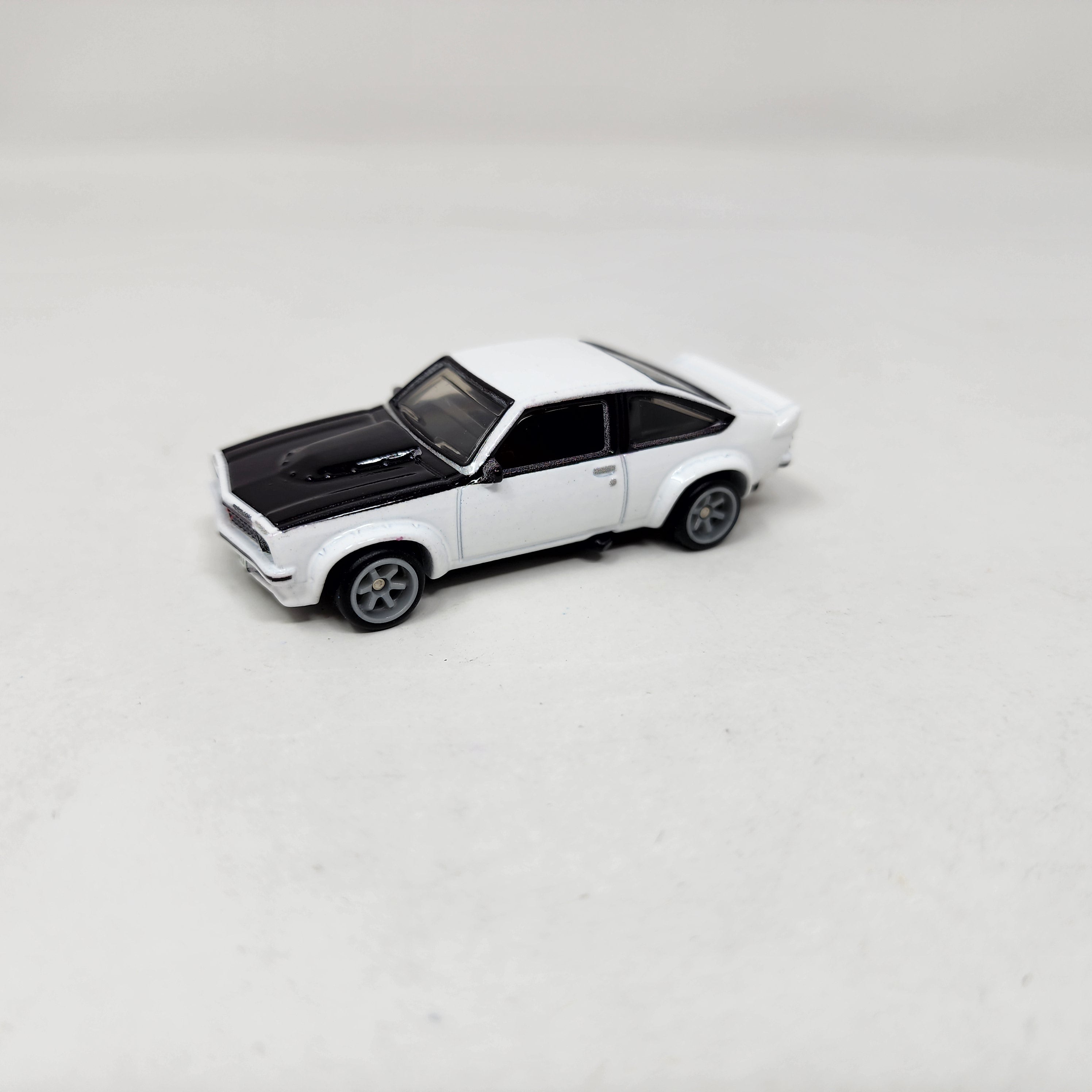 '77 Holden Torana A9X * White * 1:64 scale Loose Diecast Hot Wheels Boulevard、mySite、hgirdovlk