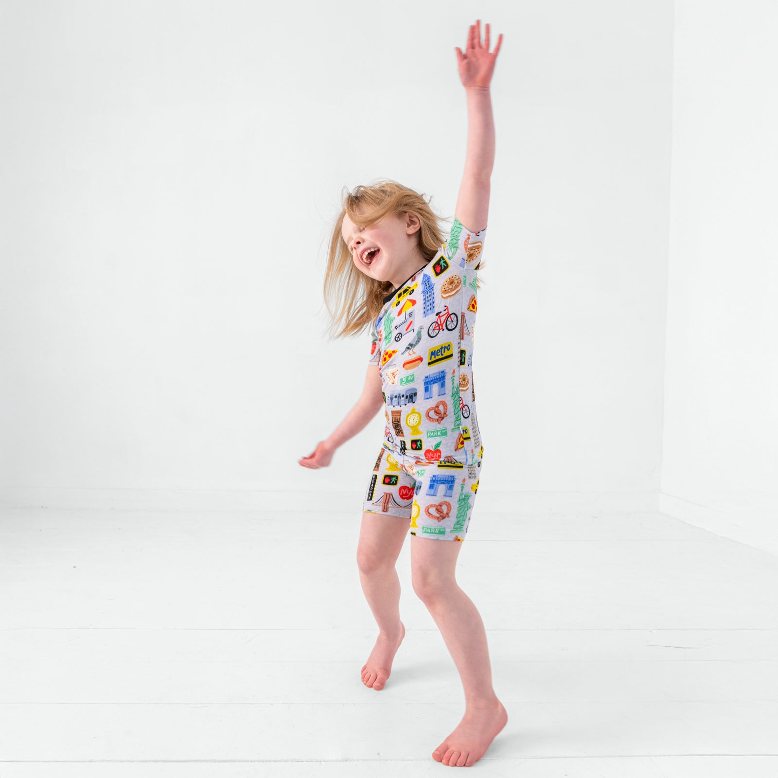 The Big Apple Two-Piece Short Sleeve & Shorts Pajama Set、mySite、g9winljtr