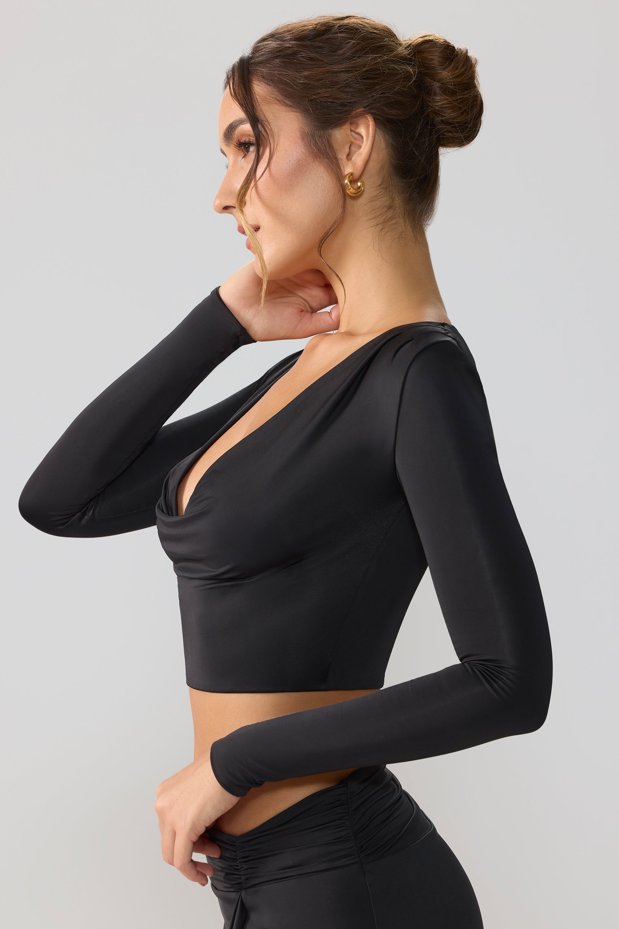 Slinky Jersey Plunge Neck Long Sleeve Crop Top Top in Black、mySite、solidvoid