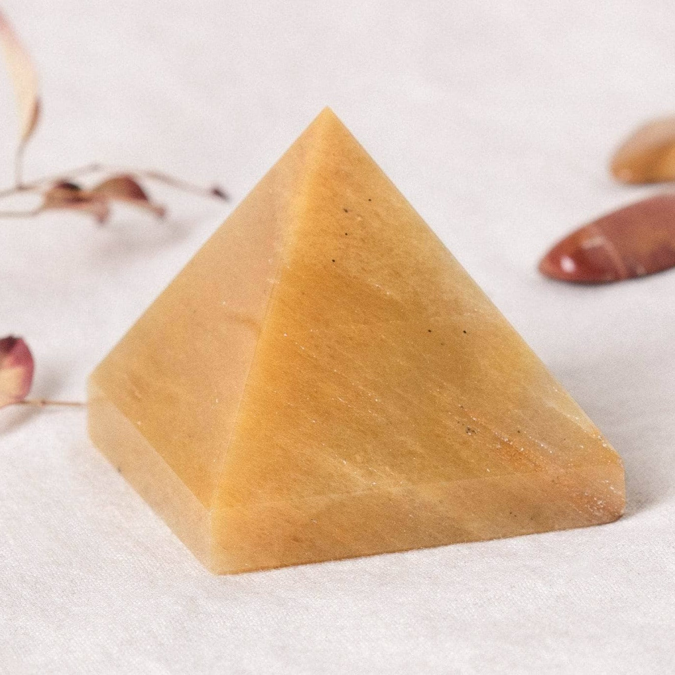 Yellow Aventurine Pyramid、mySite、hinf8tx79