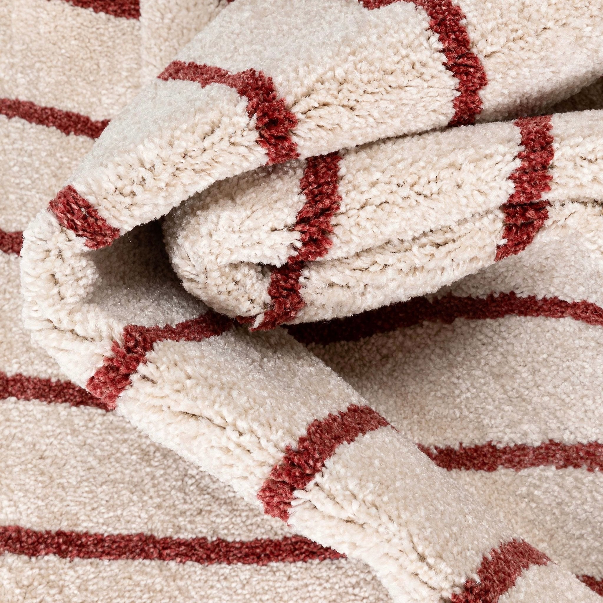 Laslow Modern Geometric Ivory Rug For Living Room, Bedroom, and Dining Room、mySite、gigharbornorthrealestate