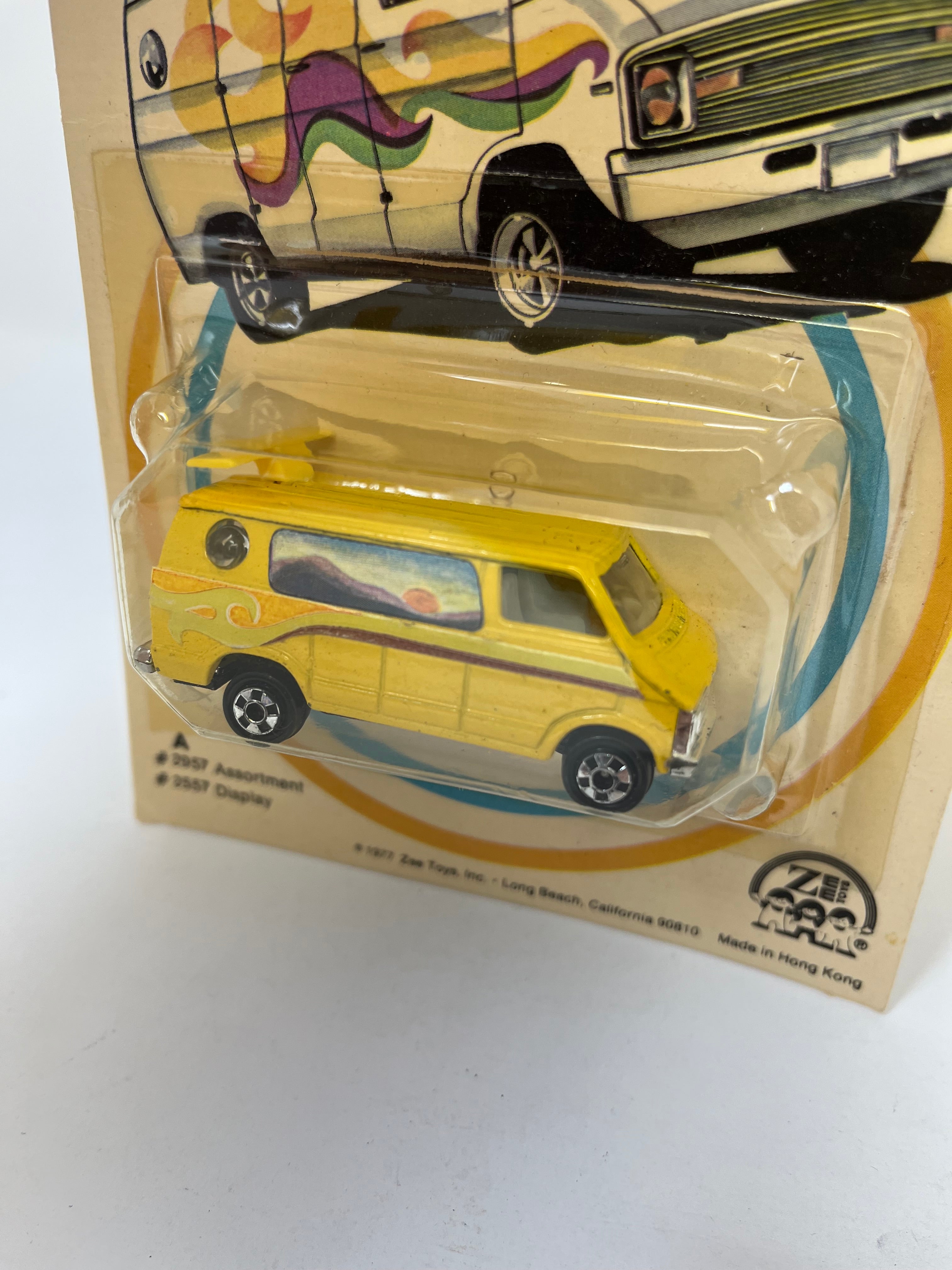Dodge Van Super Vans * Yellow * 1977 Zee Toys 1:64 Scale * Hong Kong、mySite、hgirdovlk
