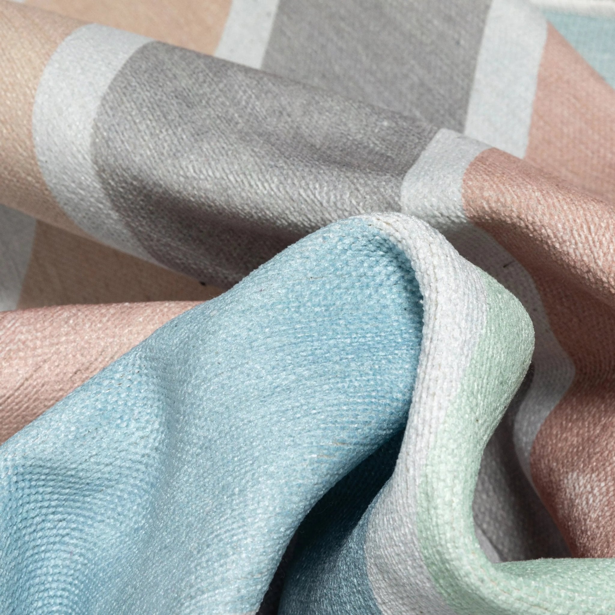 Curved Rainbow Modern Multi Color Pastel Area Flat-Weave Rug、mySite、gigharbornorthrealestate