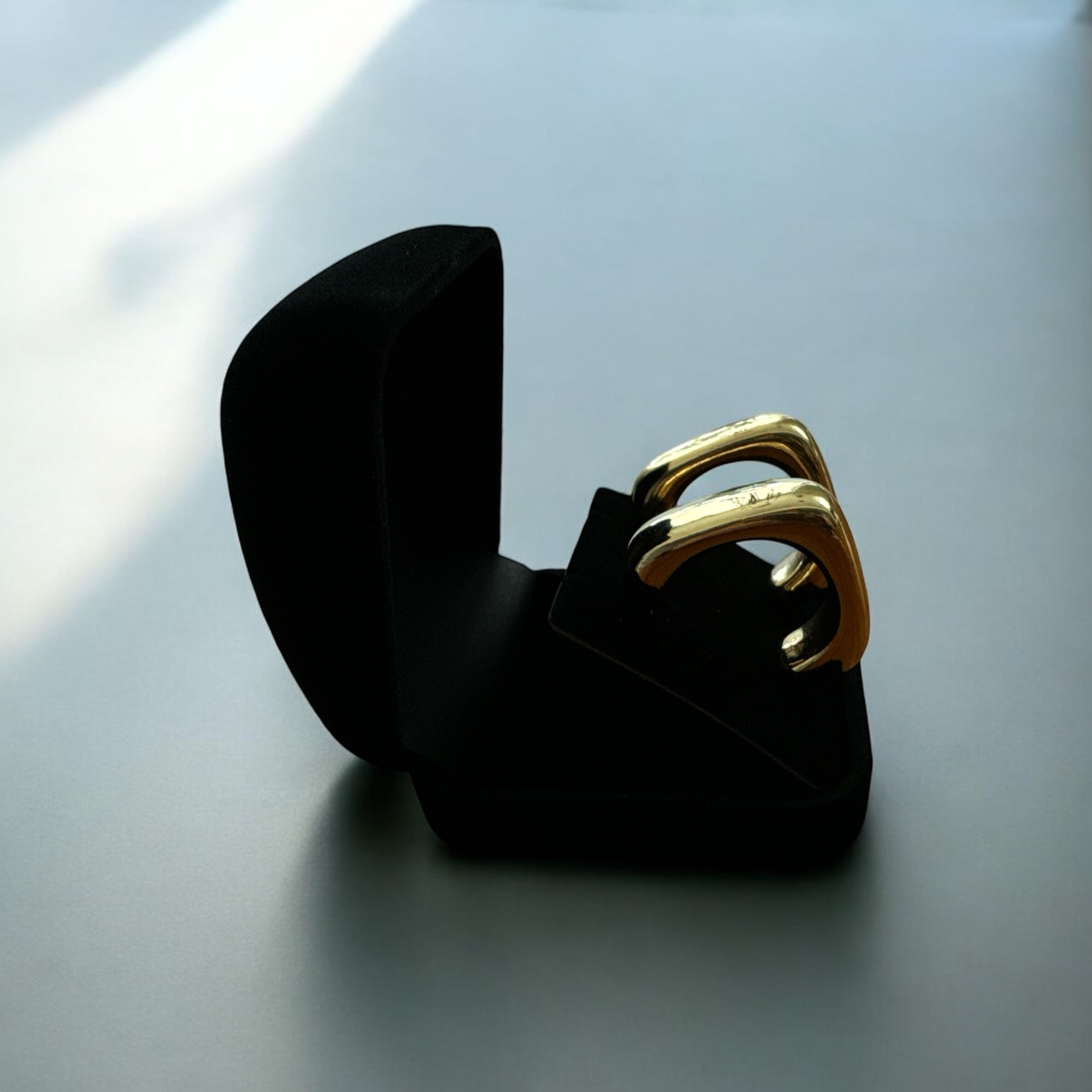 Brinco Meia Argola Quadrada Banho Ouro 18K、mySite、camillekostekn