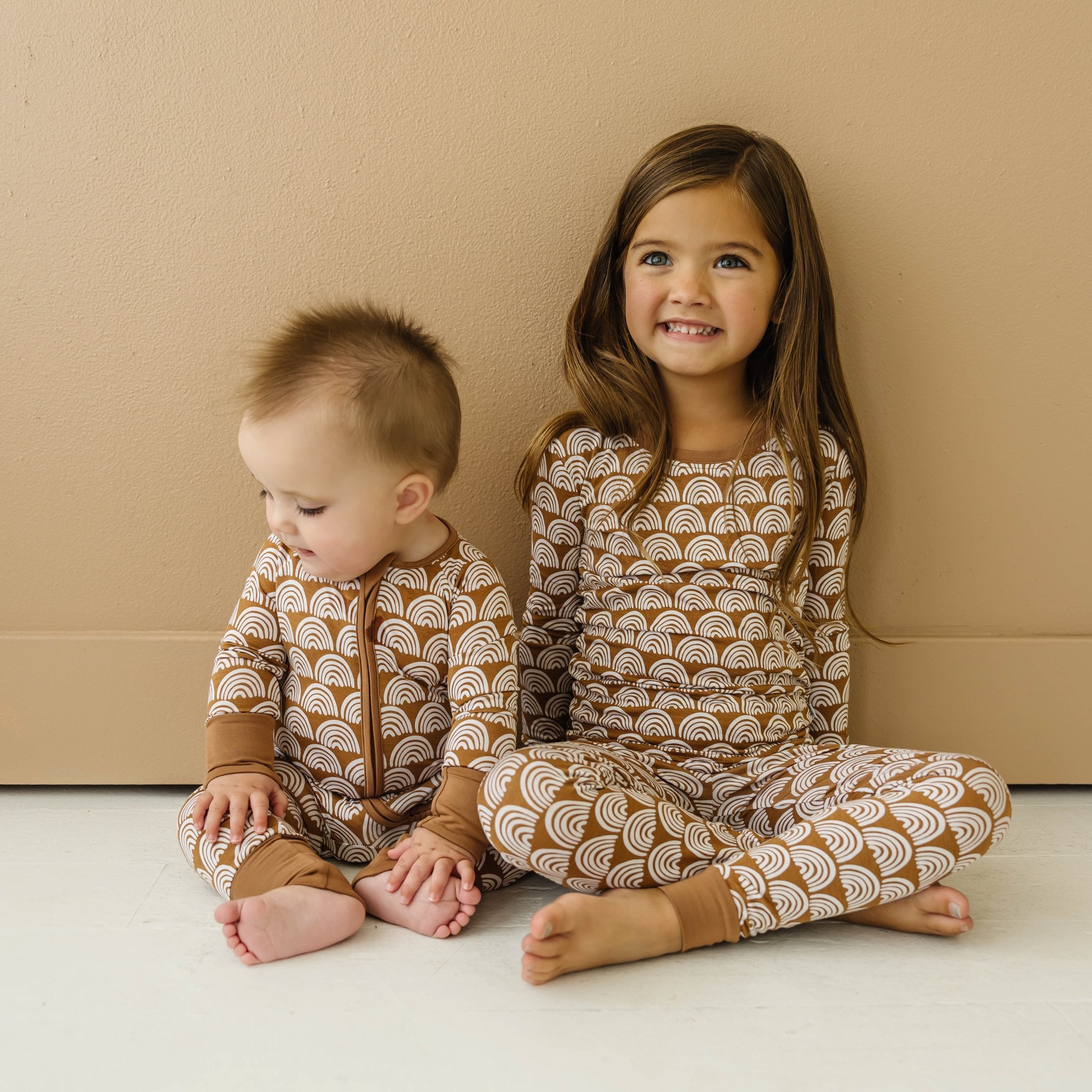 Rust Rainbows Two-Piece Pajama Set、mySite、g9winljtr