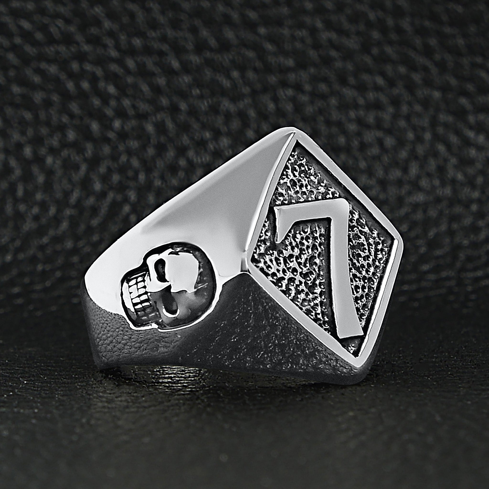 Stainless Steel Lucky 7 With Skull Accents Signet Ring / SCR4060、mySite、dreamappss