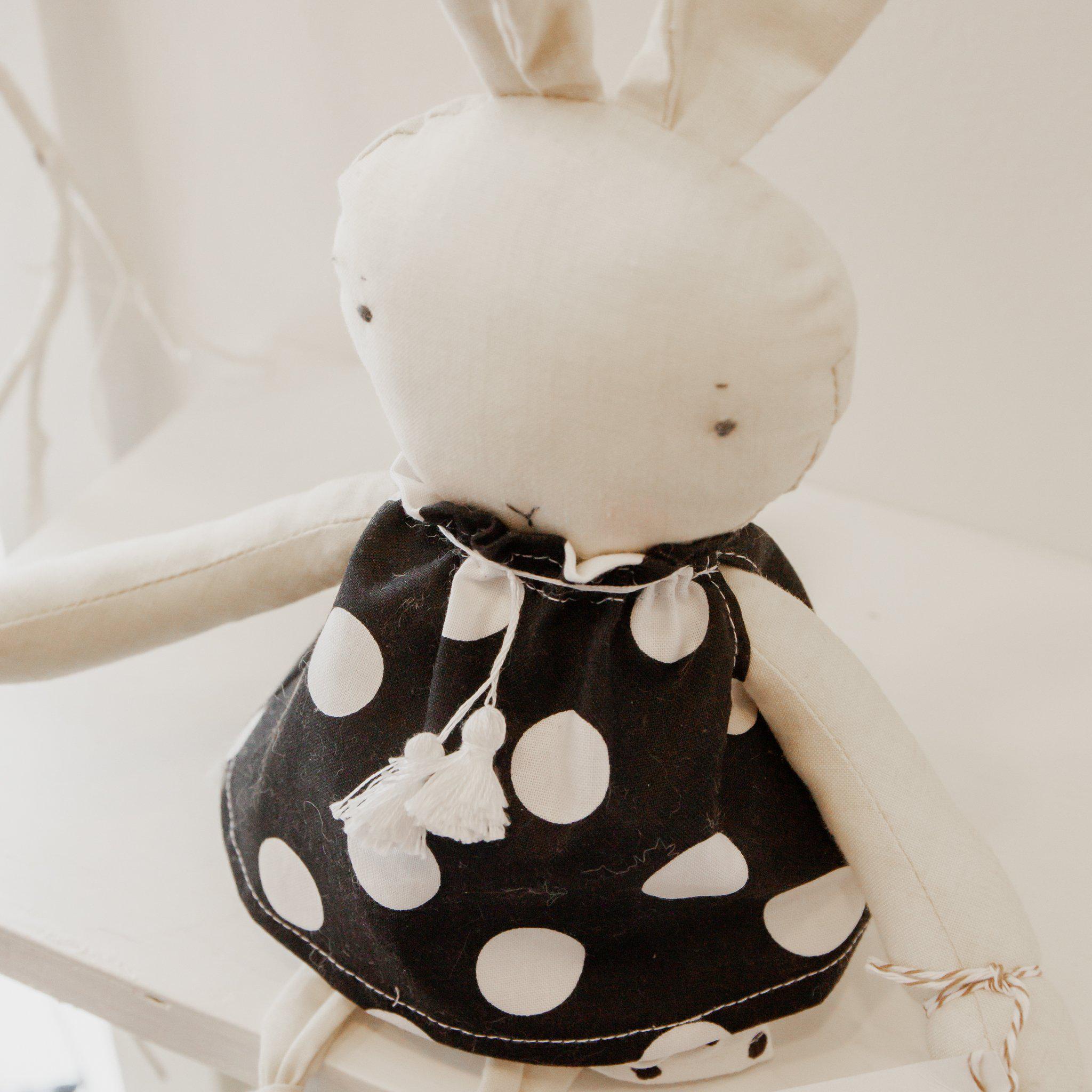 RETIRED - Hutch Studio - Dottie Bun 2 - One of a Kind Bunny、mySite、g9winljtr