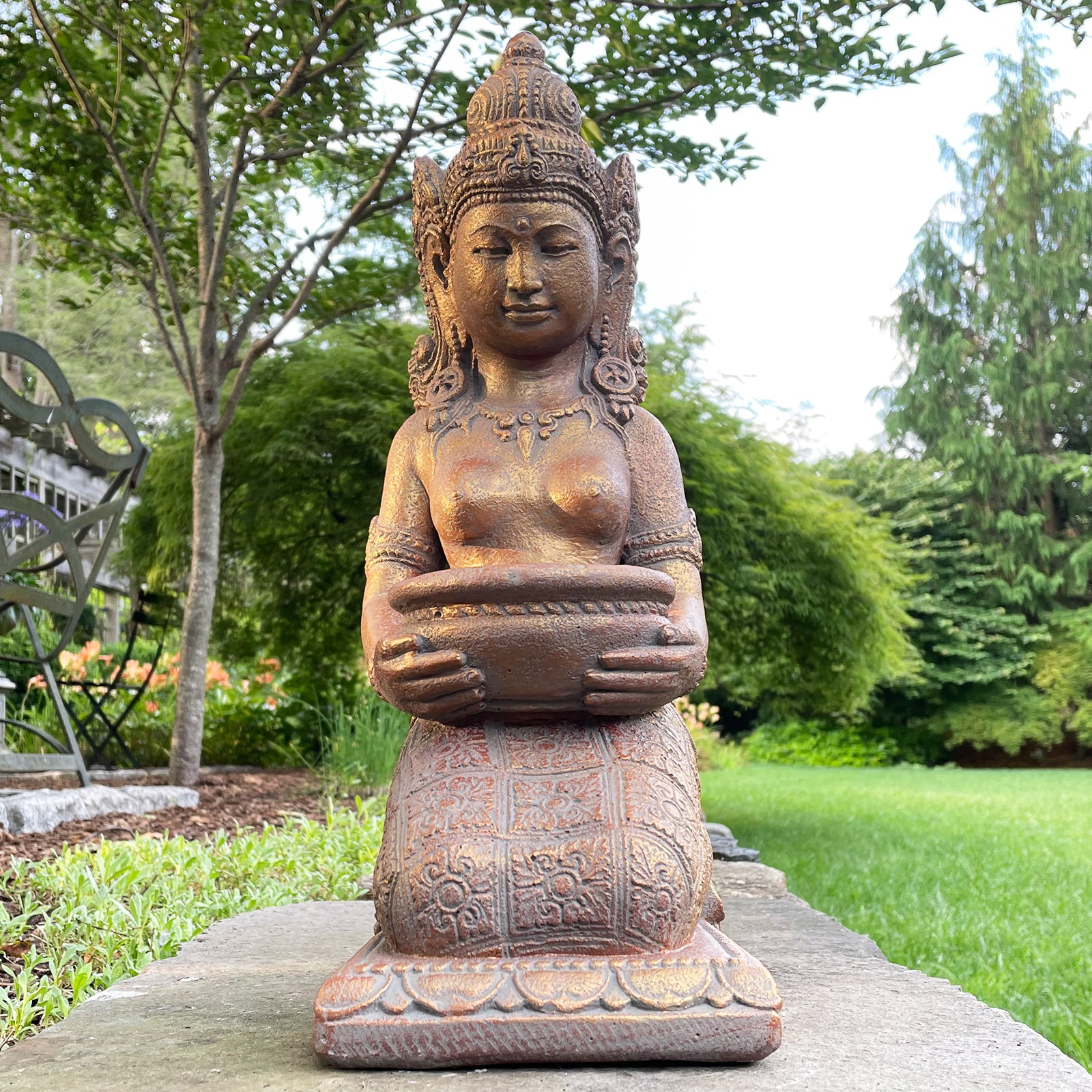Kneeling Tara Garden Statue、mySite、topwebapps