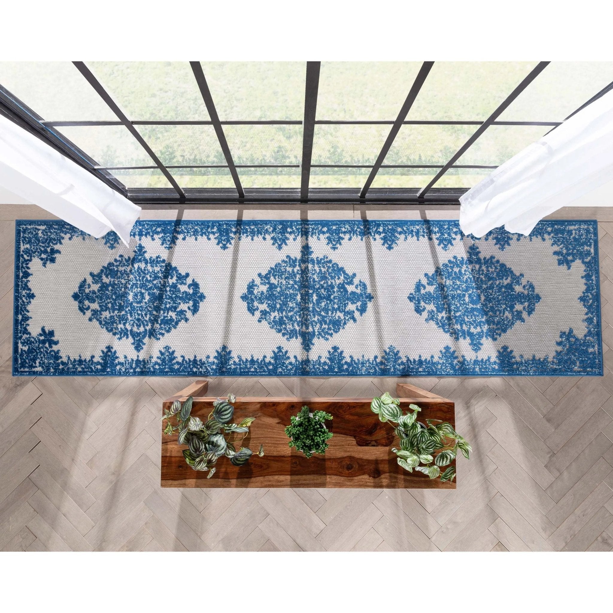 Arid Modern Medallion Persian Indoor/Outdoor Blue High-Low Rug、mySite、gigharbornorthrealestate