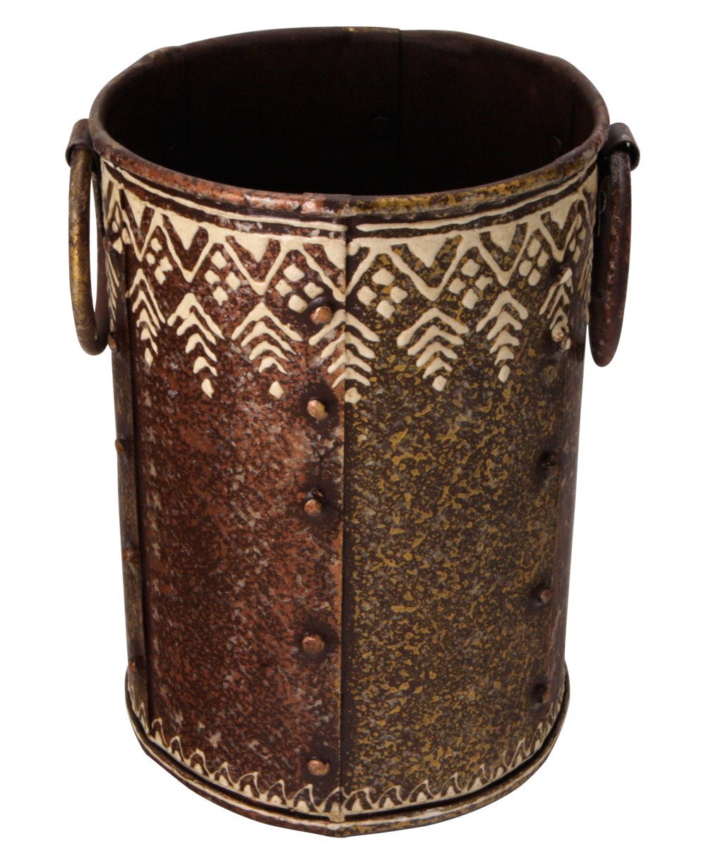 Embossed Iron Vase with Antique Finish, India、mySite、topwebapps