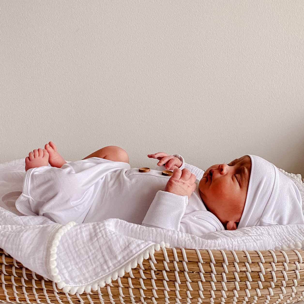  Solid White Bamboo Baby Knot Gown & Hat、mySite、layawaytickets