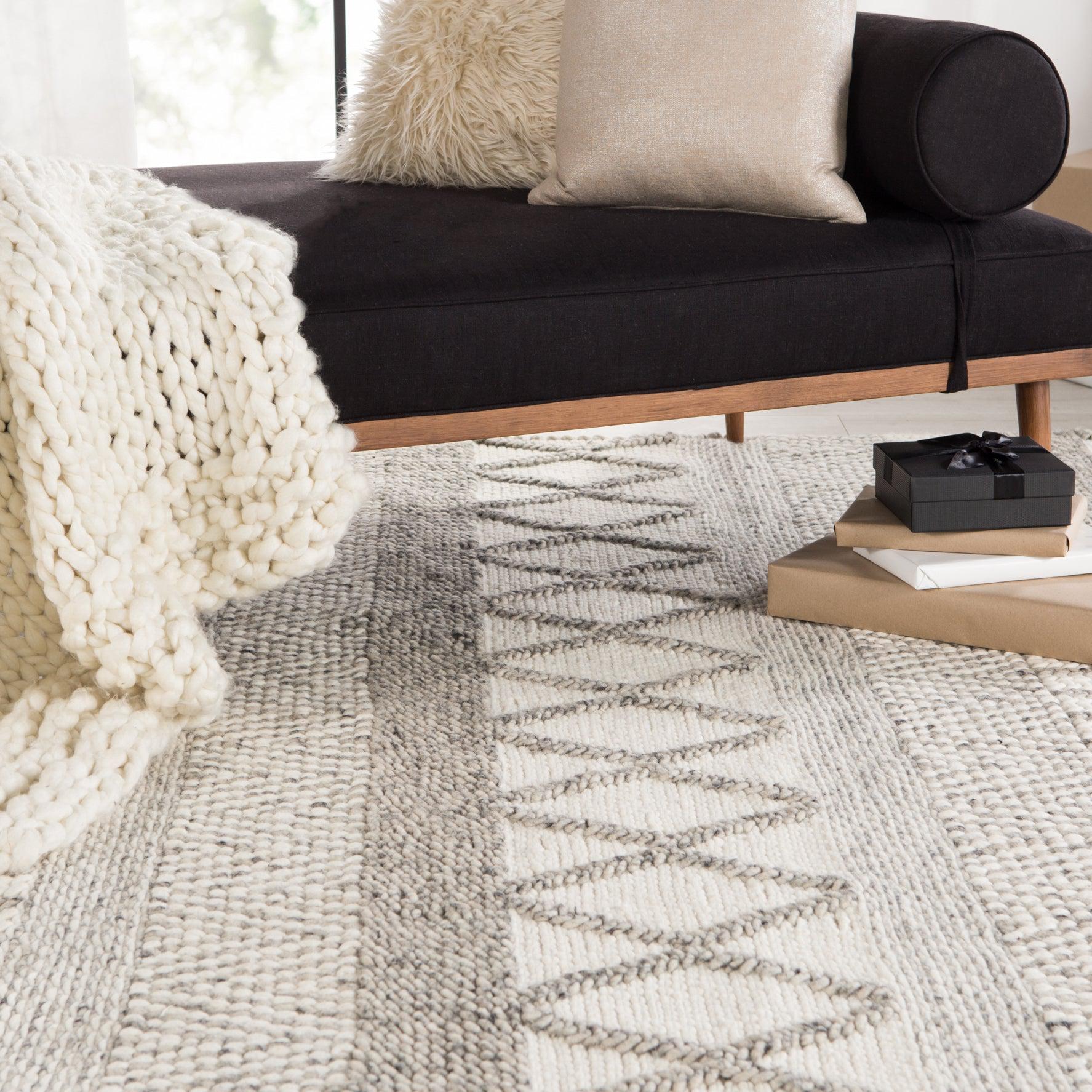 Sandhurst Handmade Geometric Gray White Area Rug、mySite、gigharbornorthrealestate